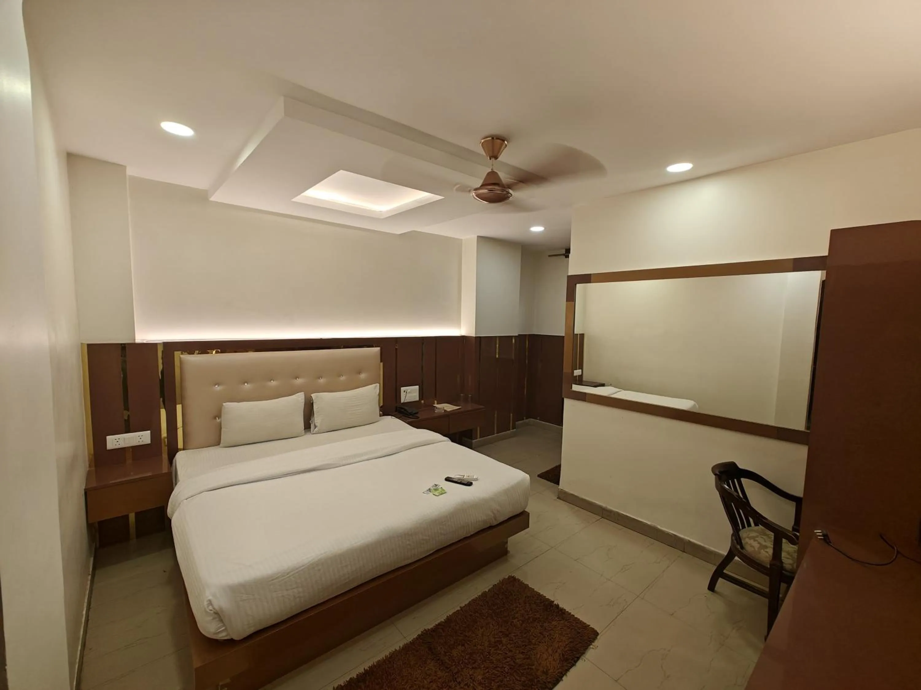 Bedroom, Bed in Hotel Apple Villa - New Delhi