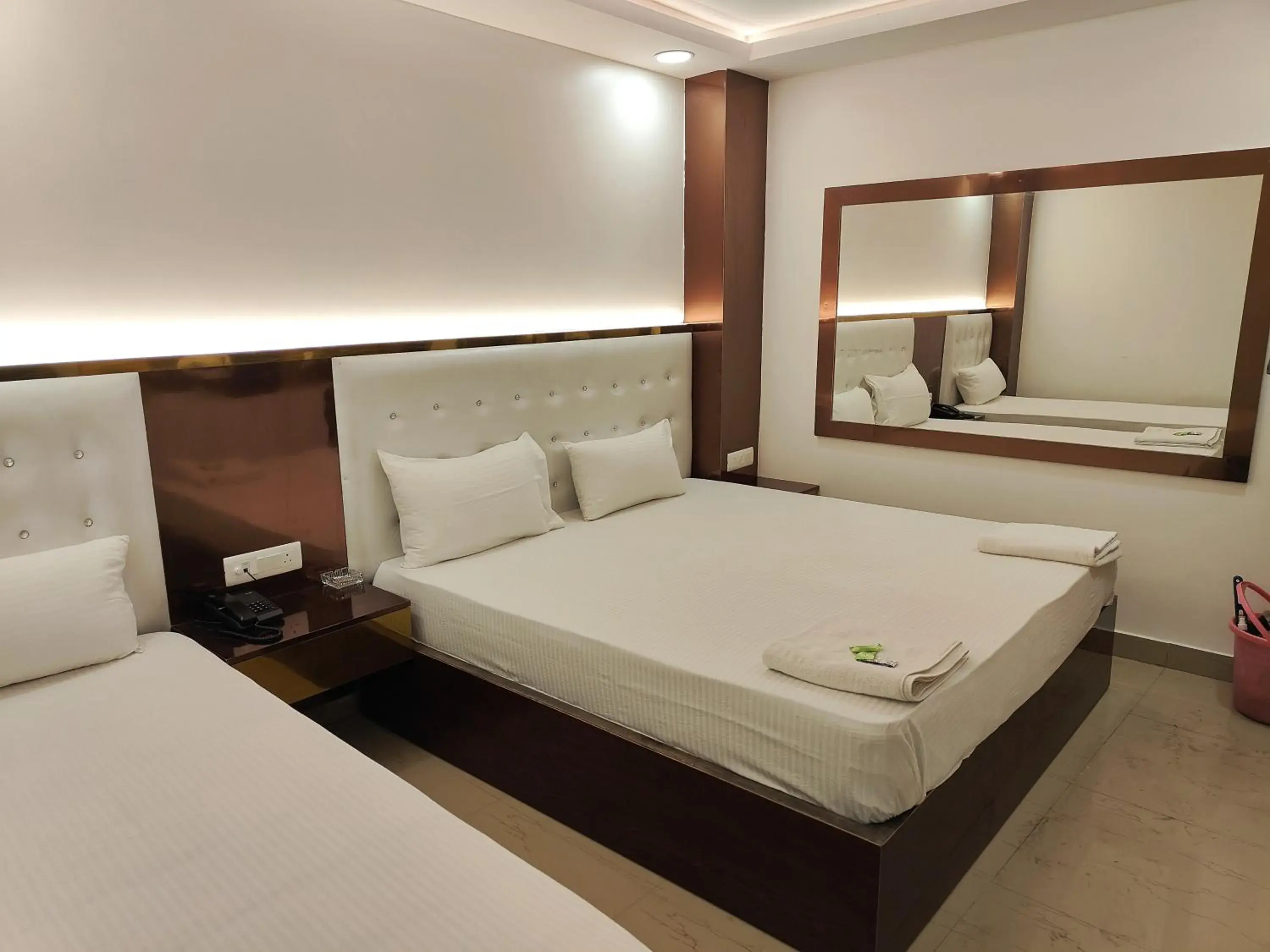 Hotel Apple Villa - New Delhi Hotel Apple Villa - New Delhi