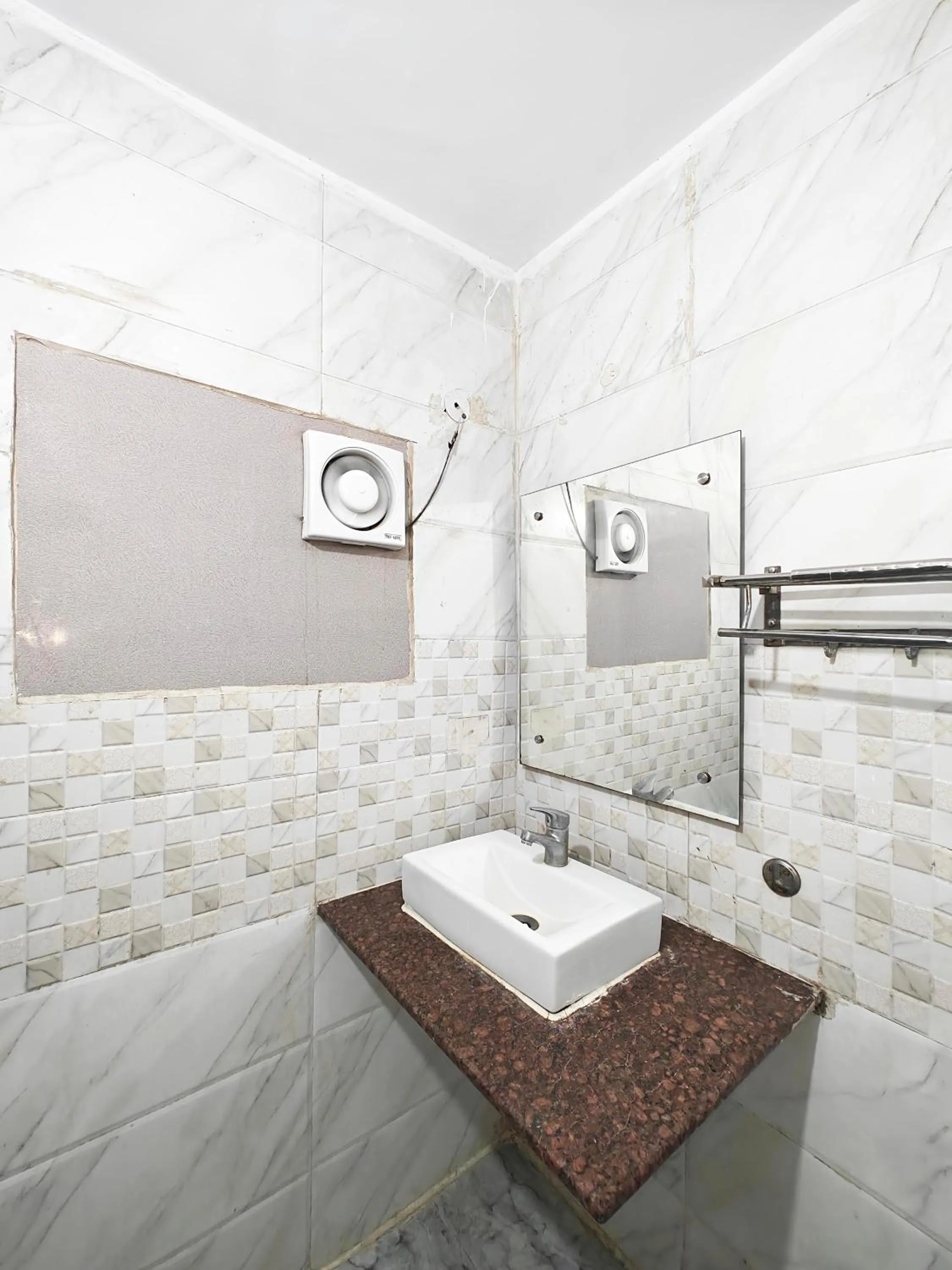 Bathroom in Hotel Apple Villa - New Delhi