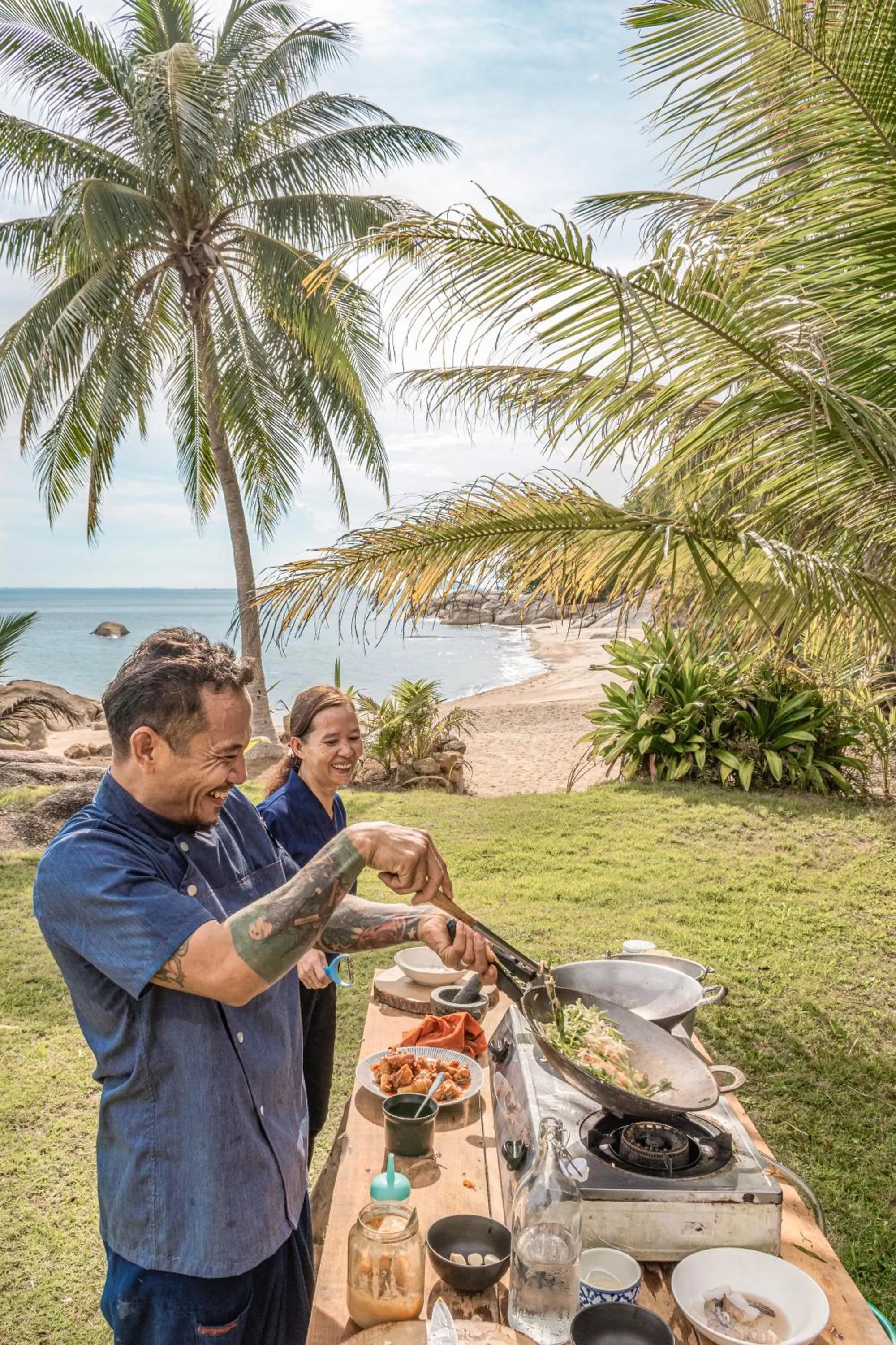 Restaurant/places to eat in Somewhere Only We Know Resort