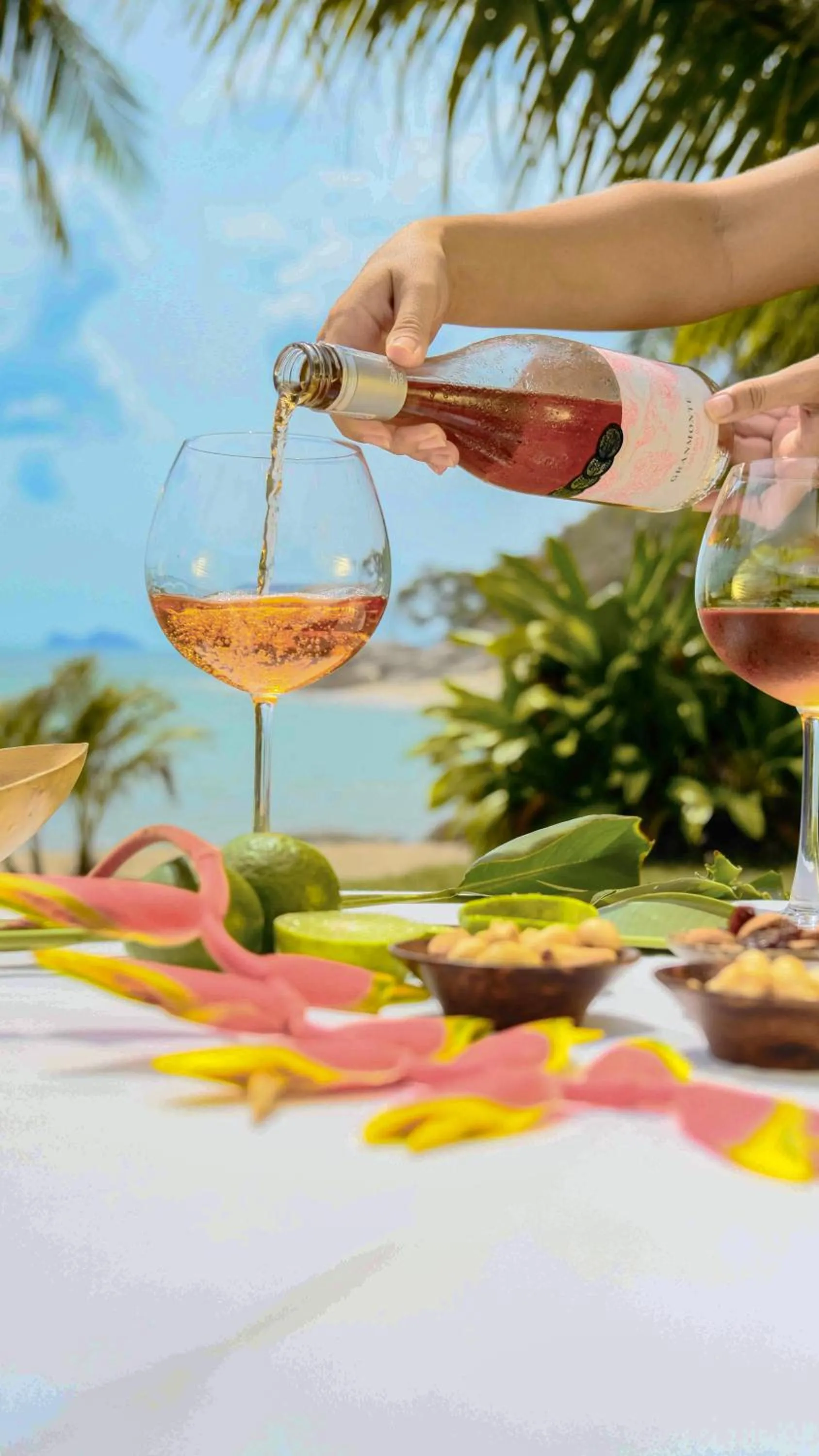 Restaurant/places to eat in Somewhere Only We Know Resort