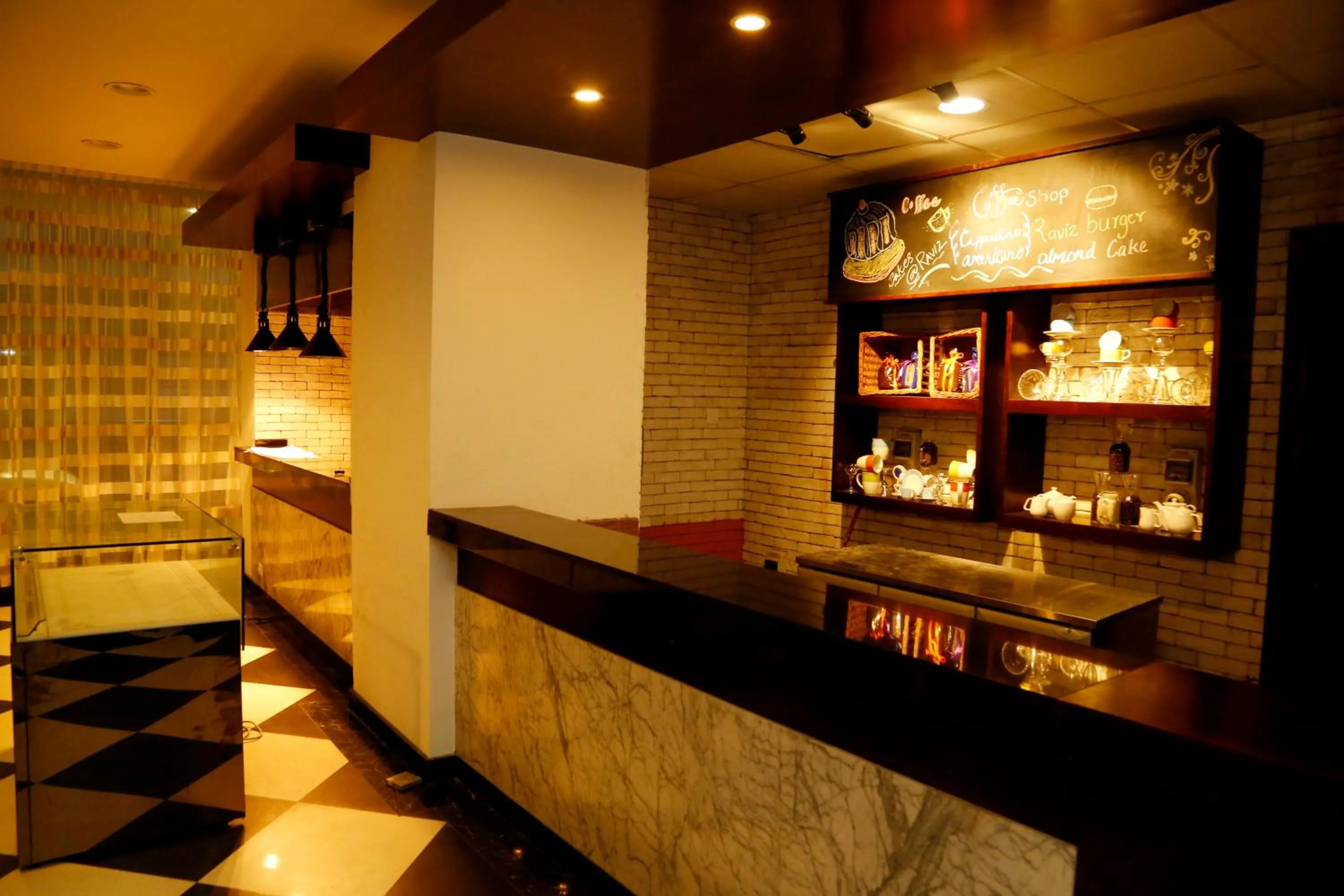 Dining area in The Raviz Calicut