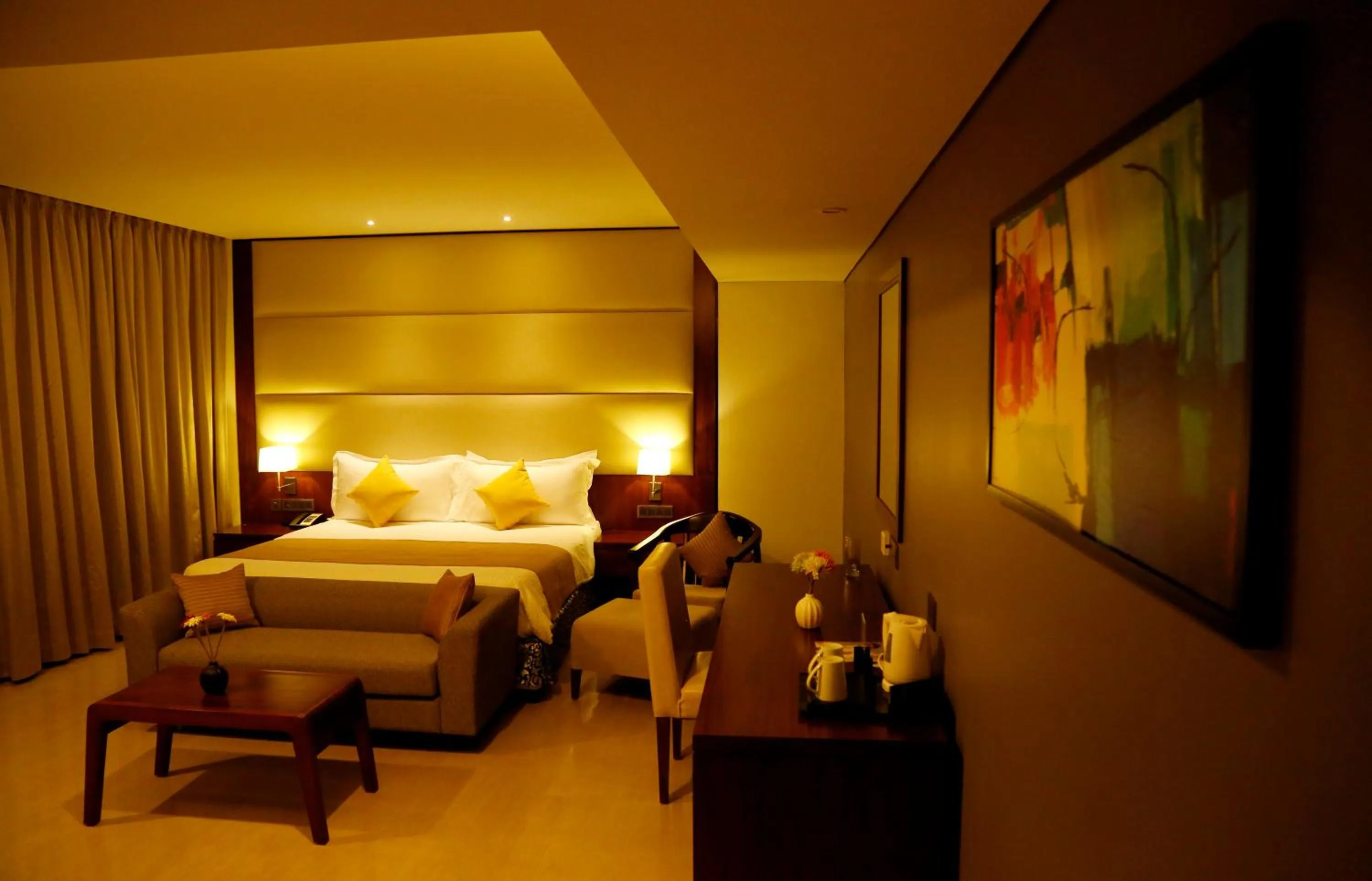 Photo of the whole room, Bed in The Raviz Calicut