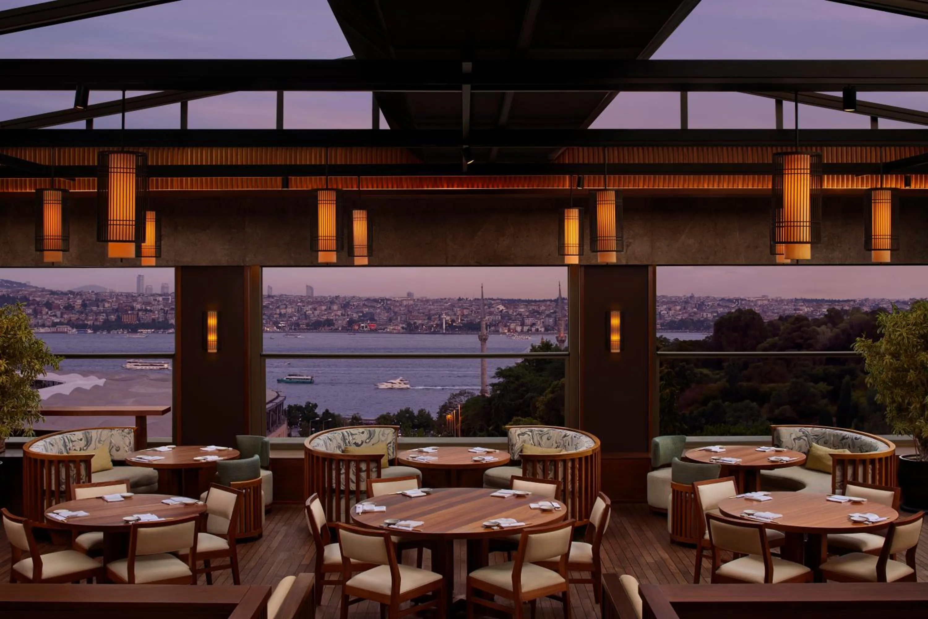 Restaurant/places to eat in The Ritz-Carlton, Istanbul at the Bosphorus