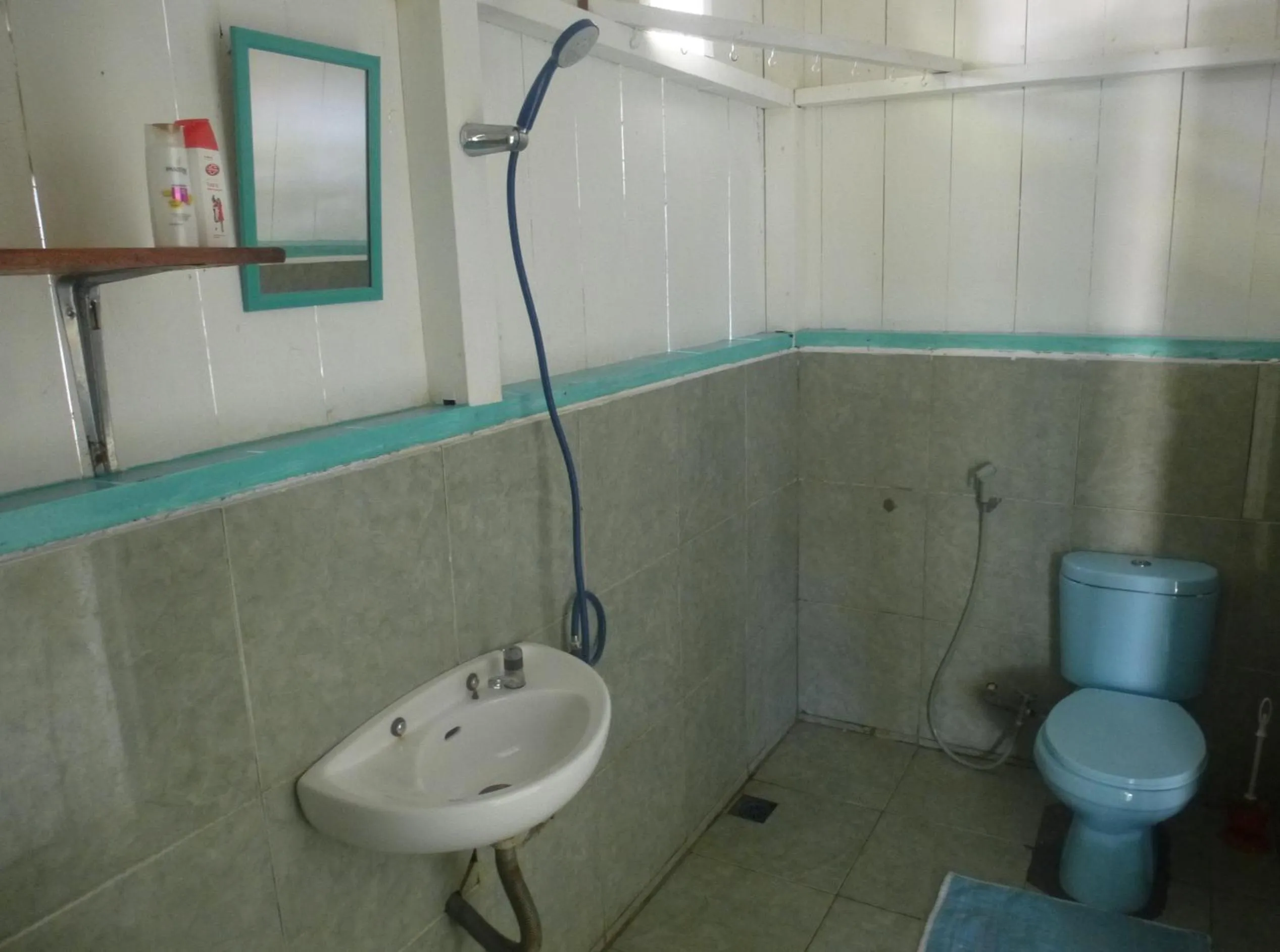 Shower in Scuba Republic Beach Bungalows