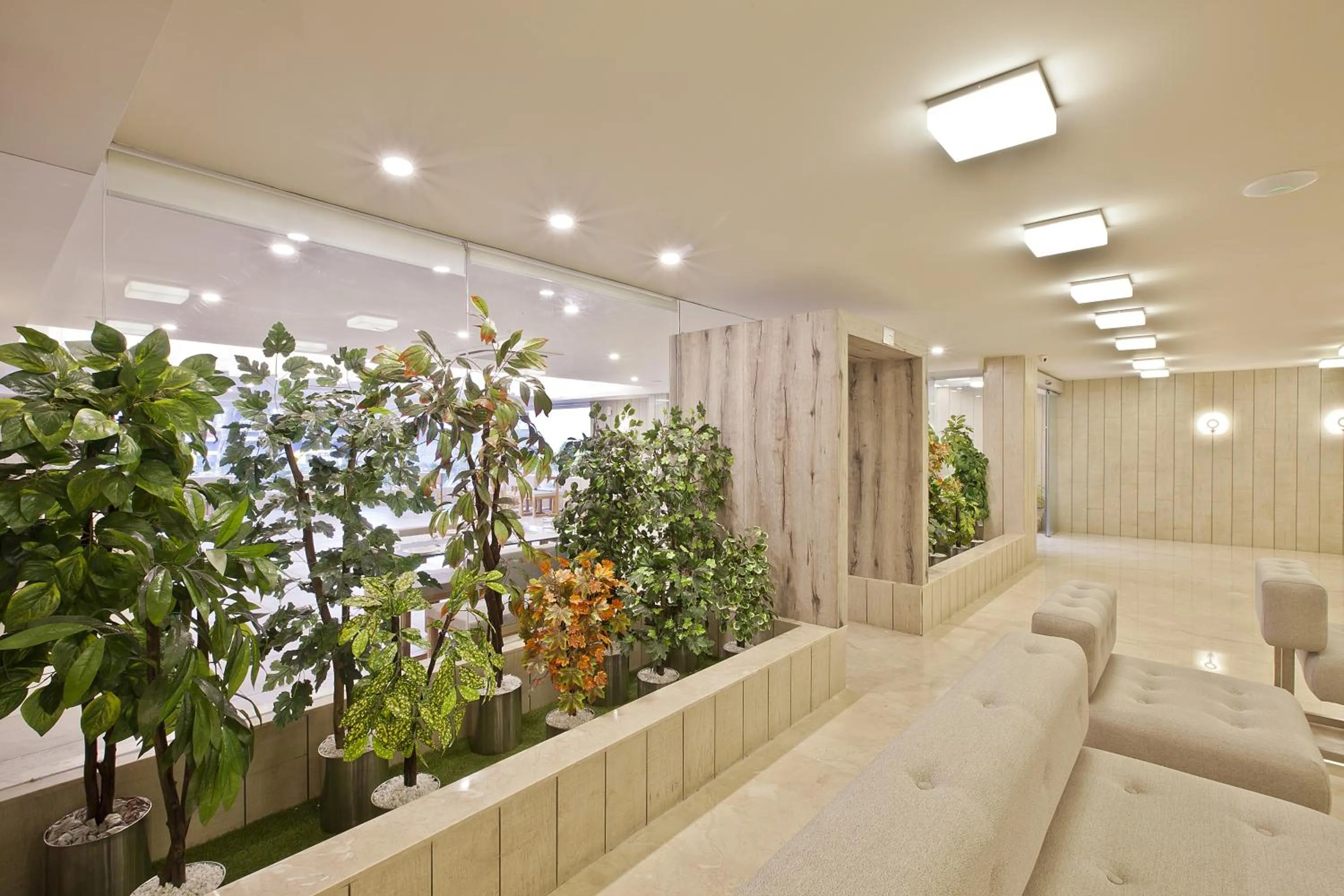 Lobby or reception in Scenaria Hotel - Navrangpura, Ahmedabad