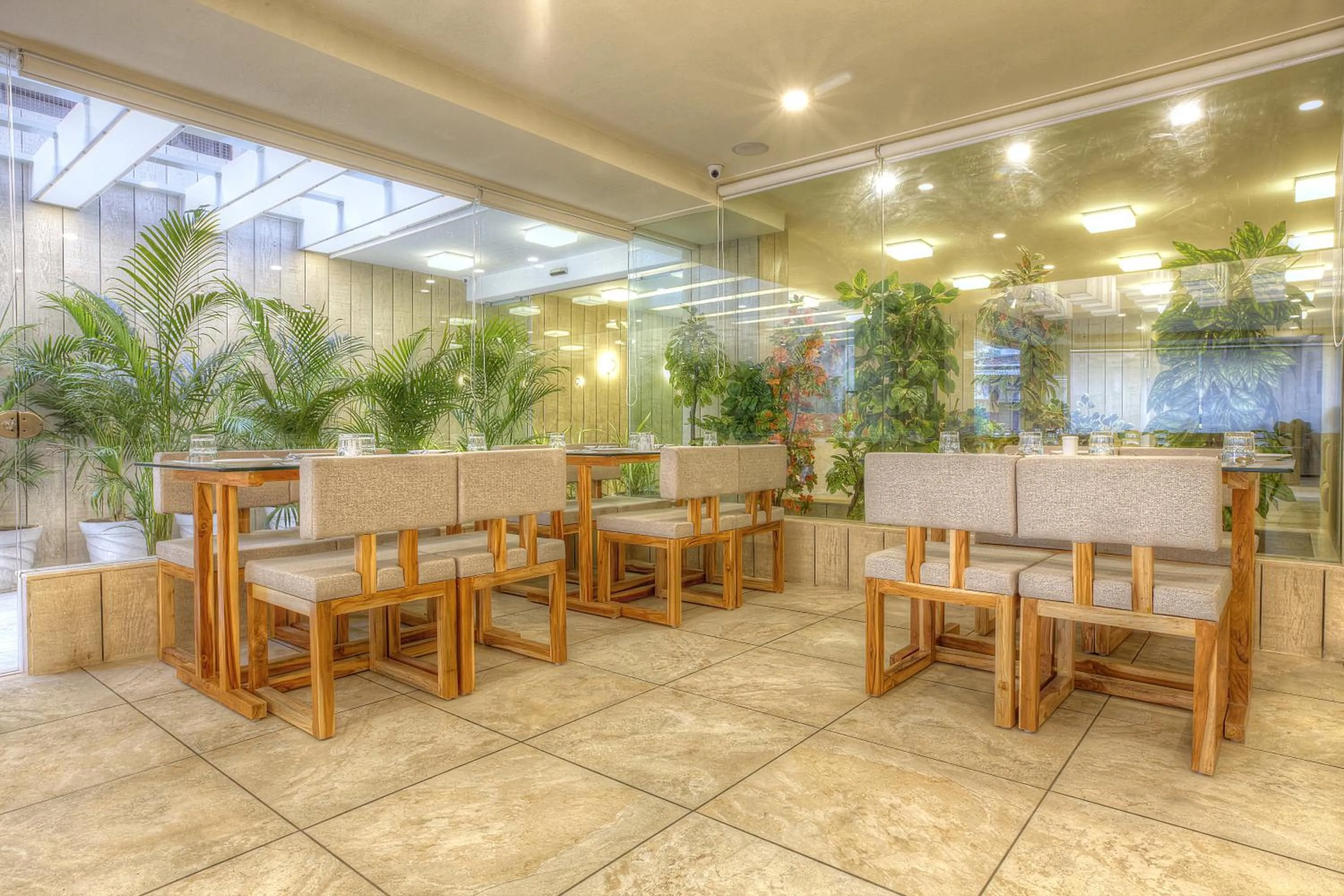 Restaurant/places to eat in Scenaria Hotel - Navrangpura, Ahmedabad