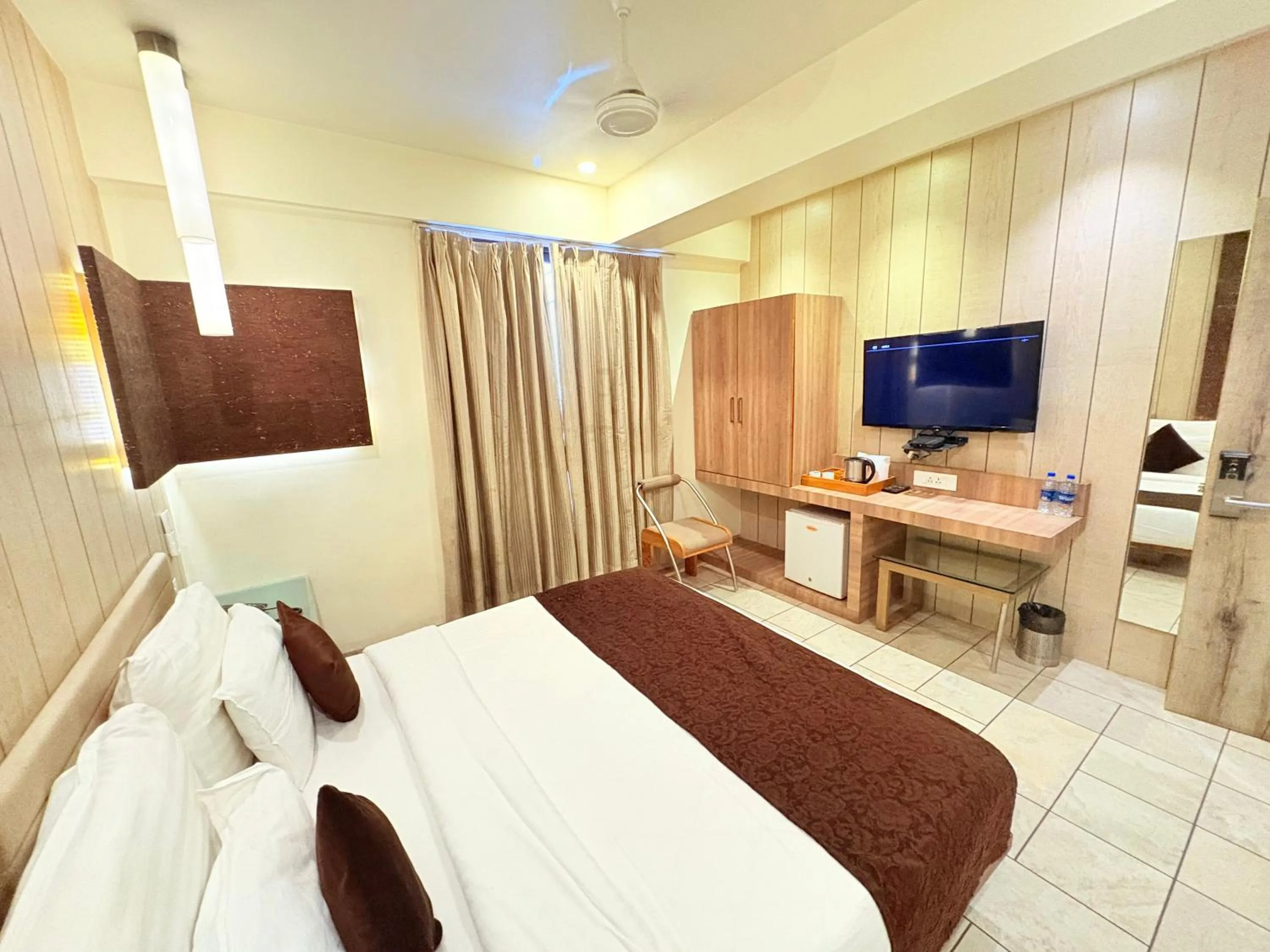 Bed in Scenaria Hotel - Navrangpura, Ahmedabad