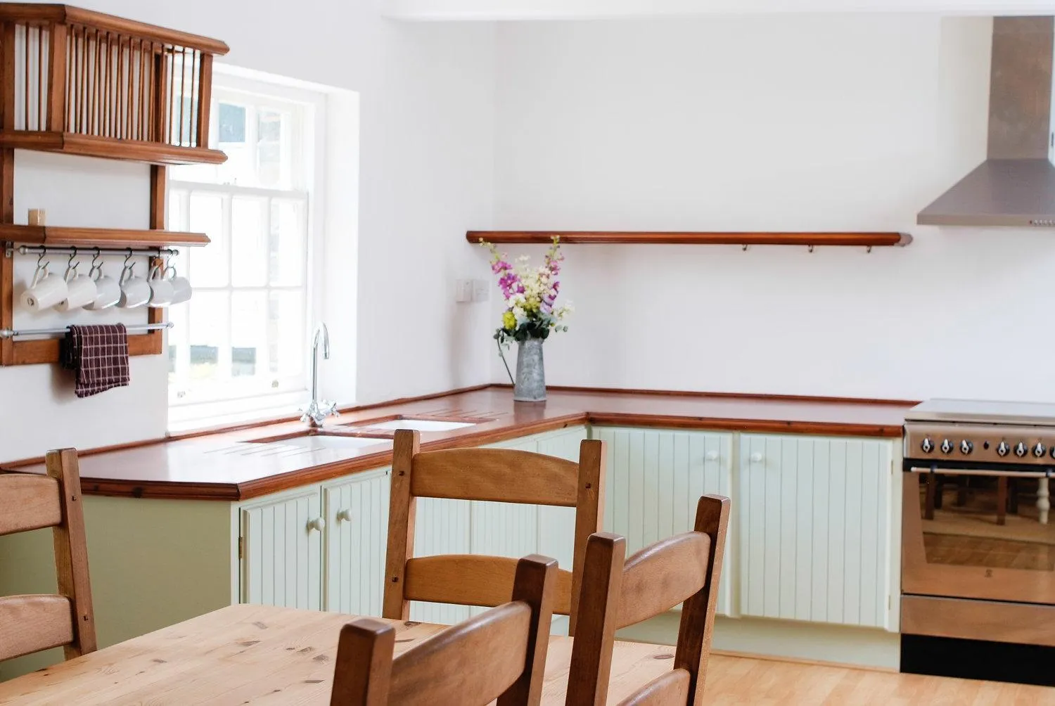 Kitchen or kitchenette in Saltmarshe Hall