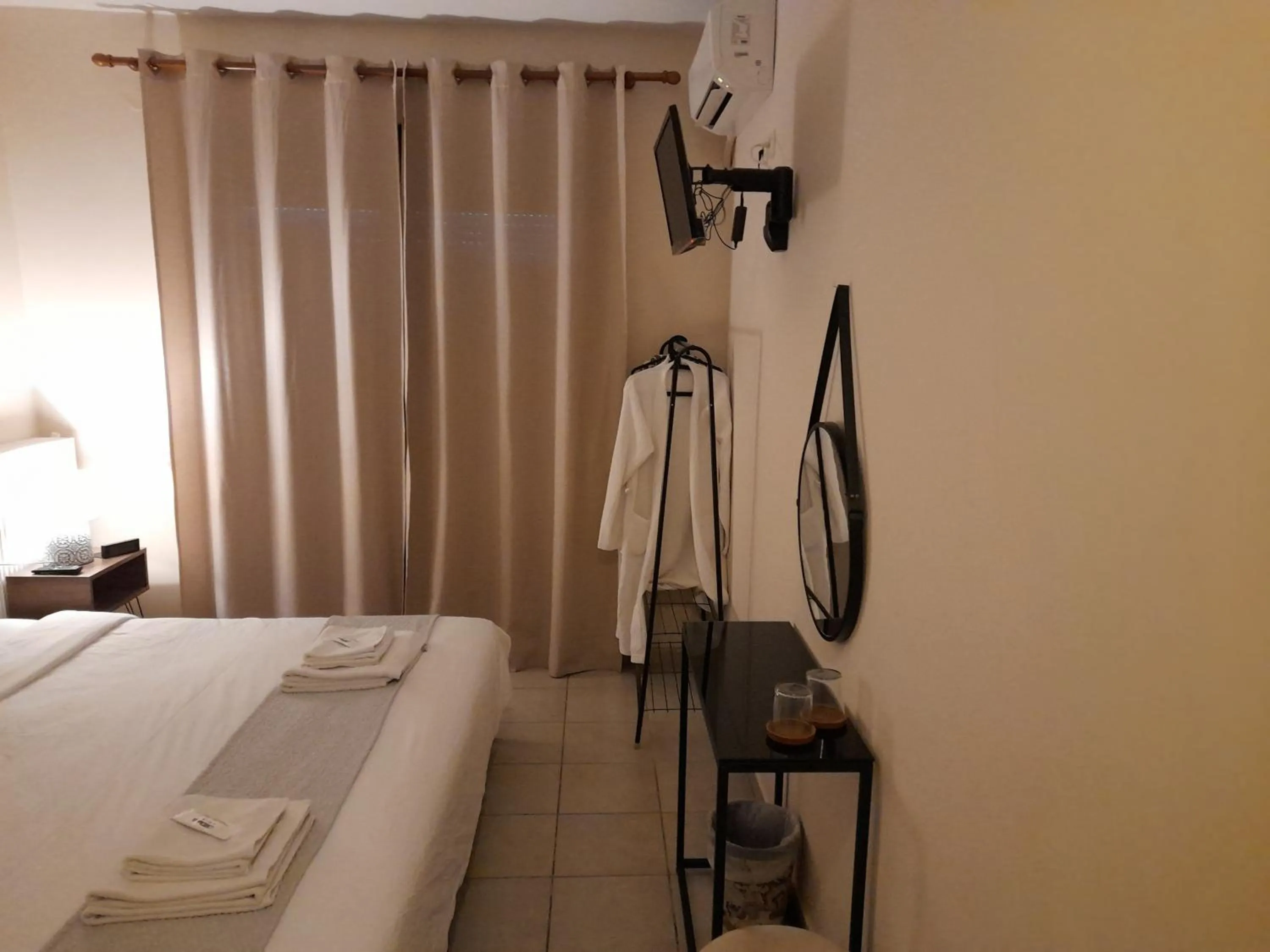 Photo of the whole room, Bed in Cabo Verde