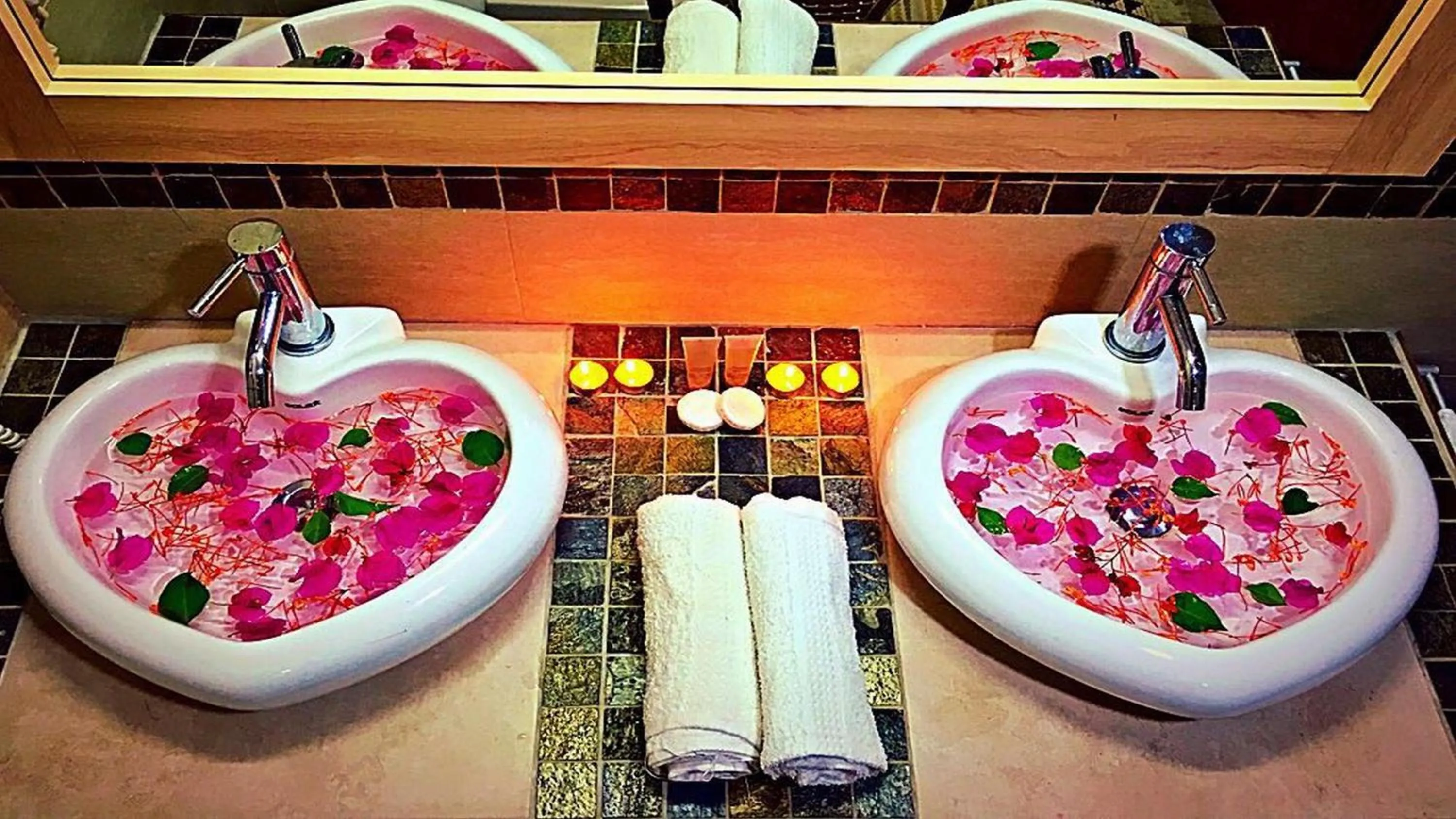 Bathroom in Ocean Villas Apart Hotel