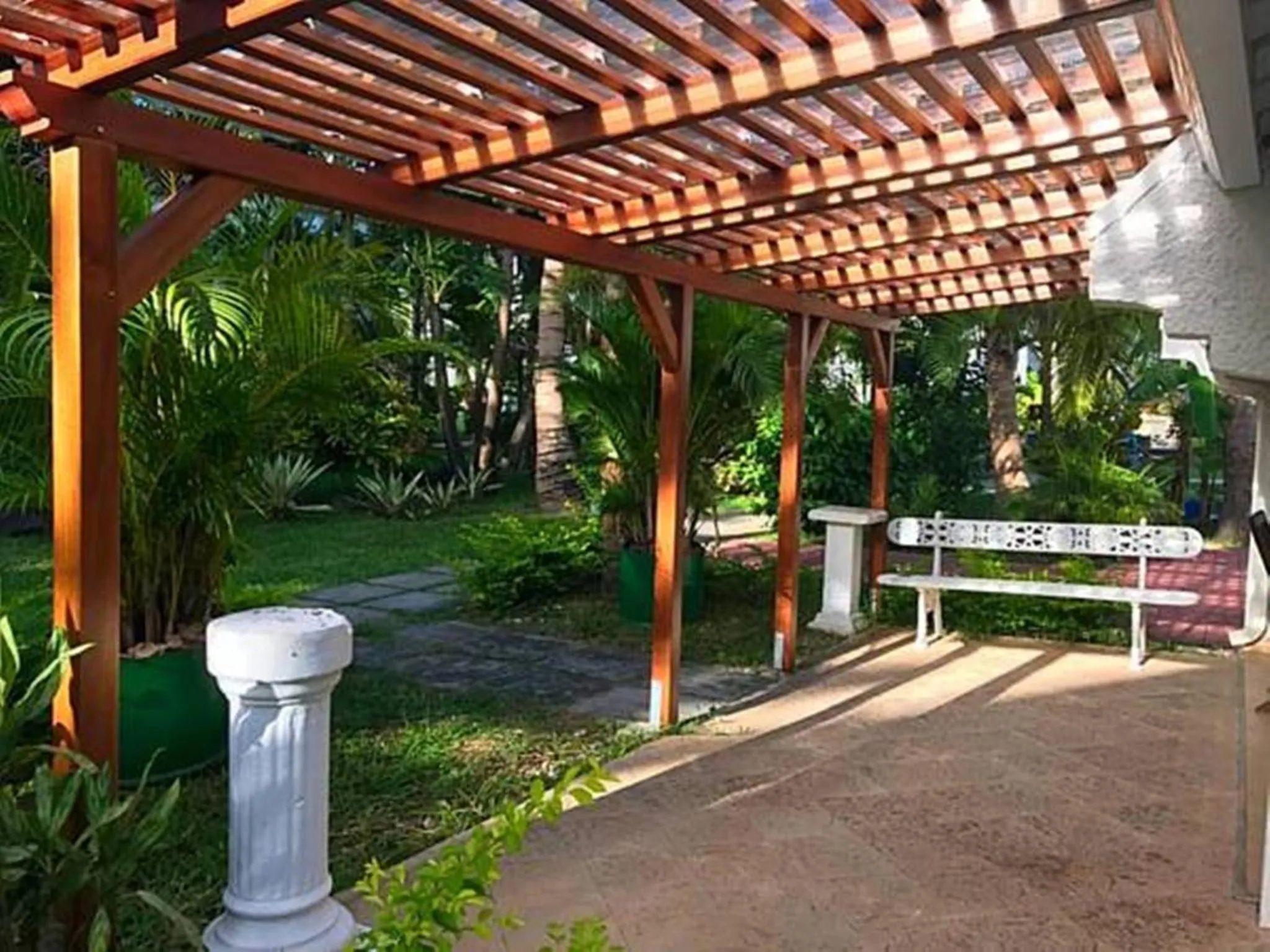Patio in Ocean Villas Apart Hotel