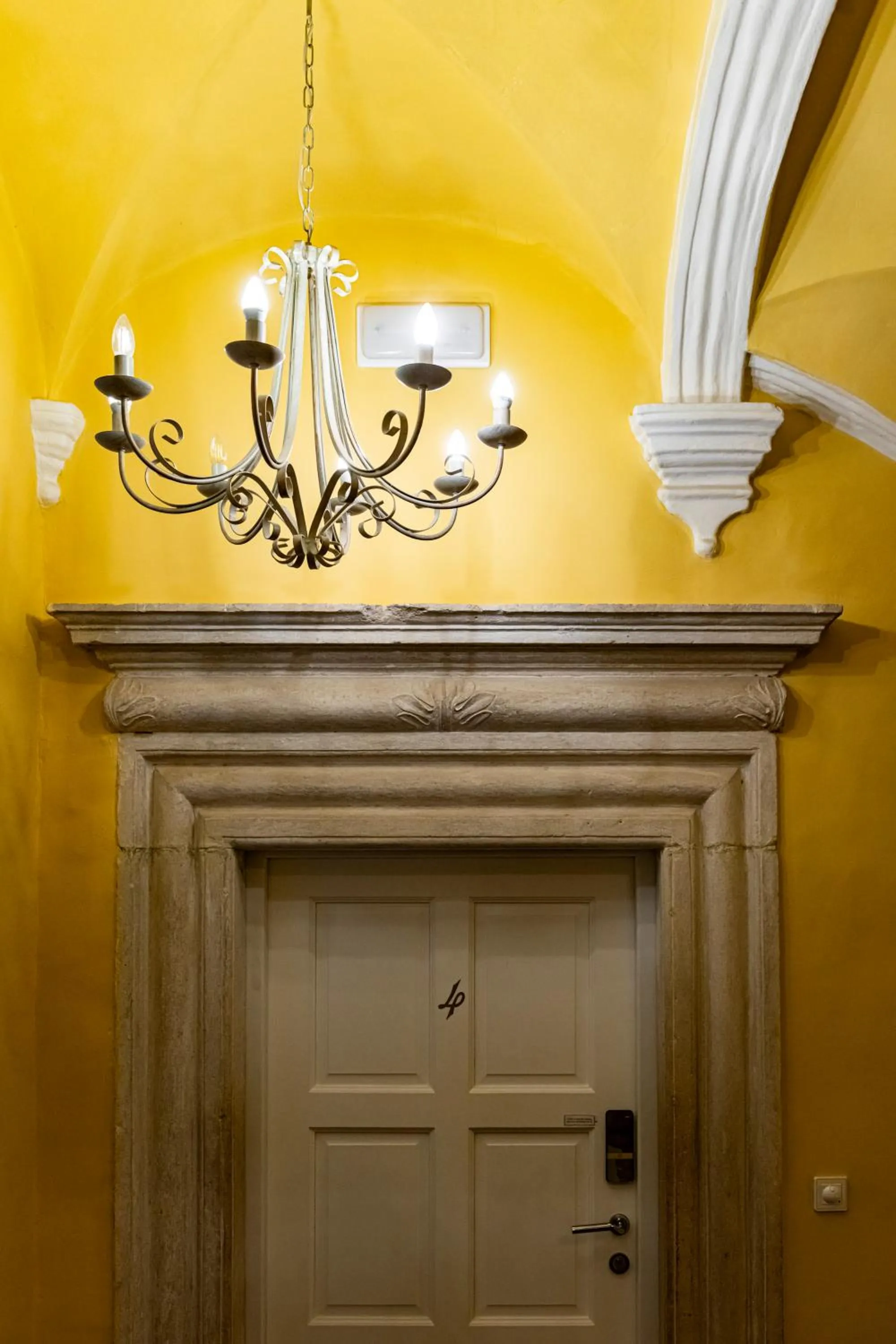 Property building in Palmotta Palace