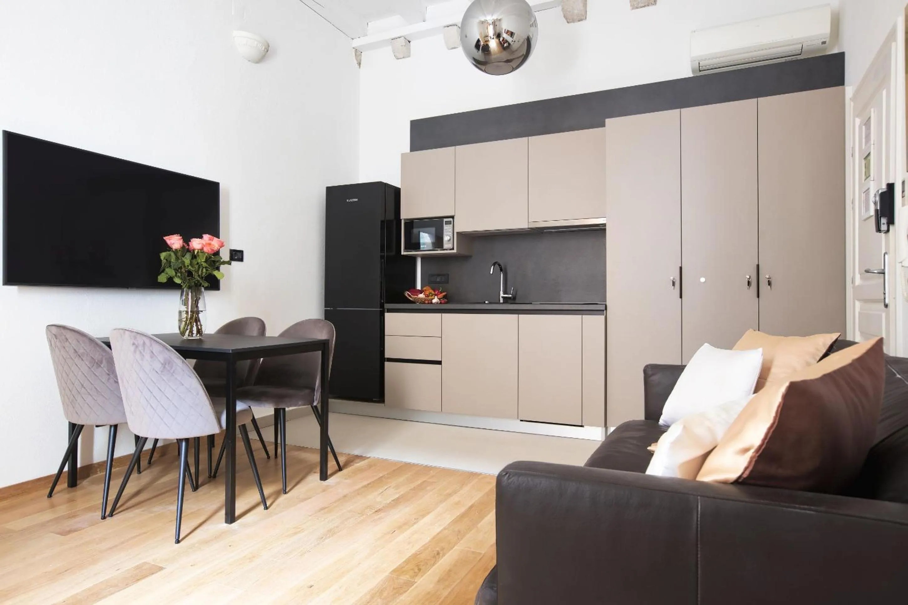 Kitchen or kitchenette in Palmotta Palace