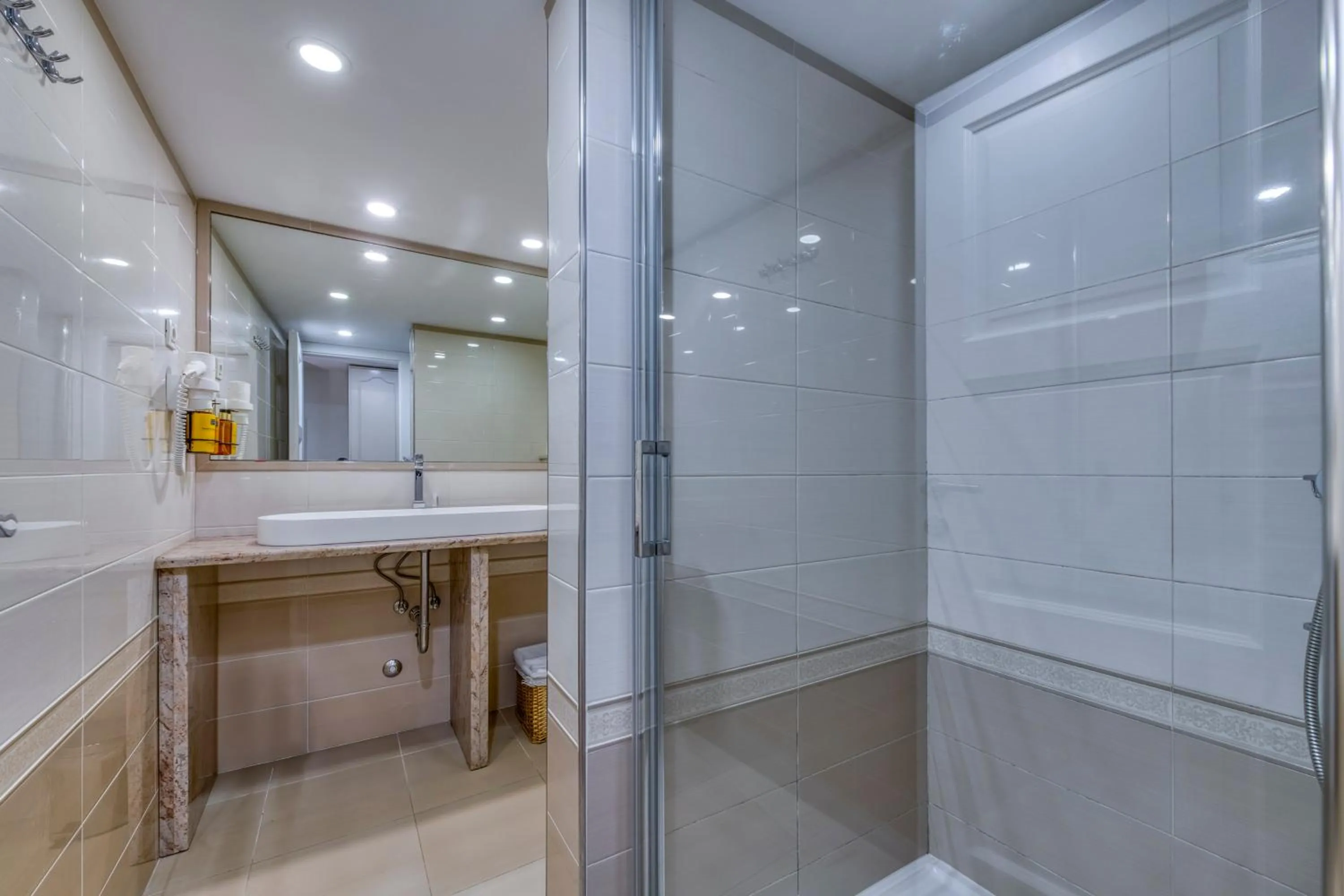 Bathroom in Palmotta Palace