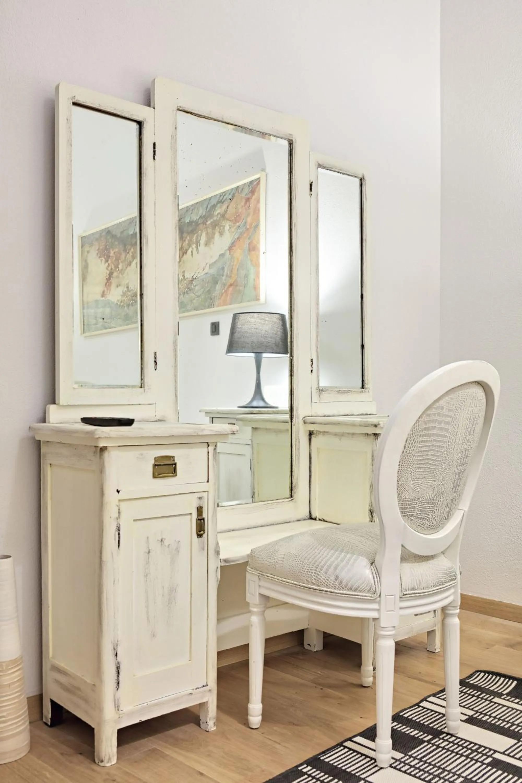 Decorative detail in Palmotta Palace