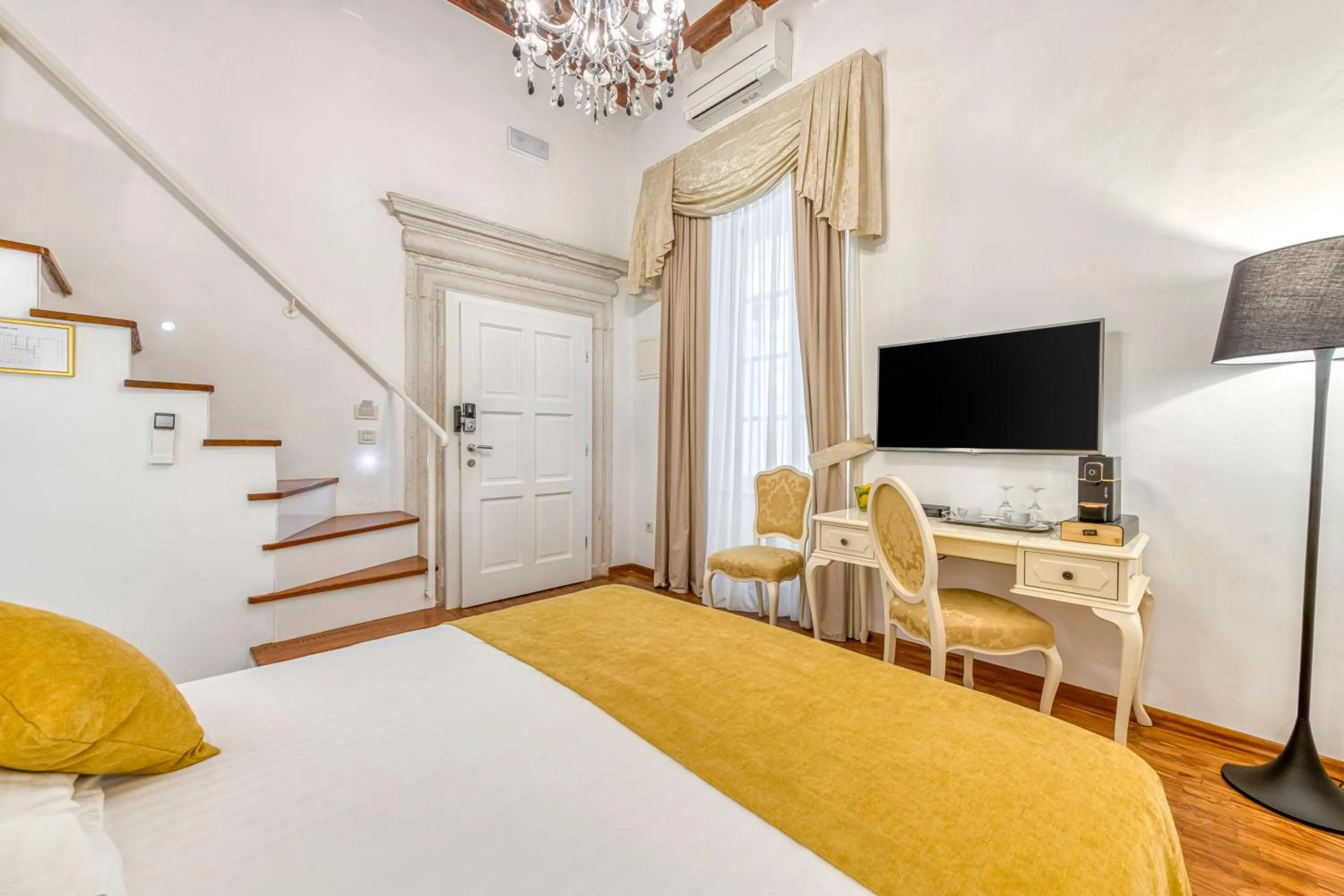 Bedroom, Bed in Apartments More