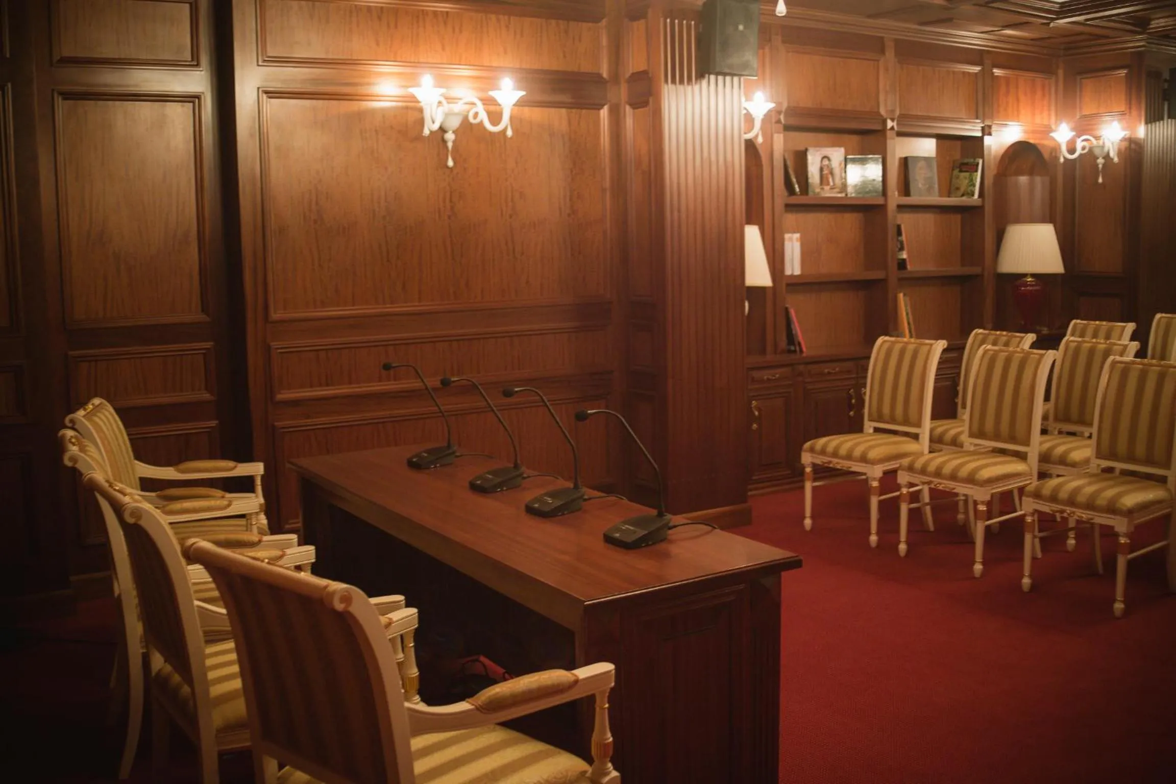 Area and facilities in Hotel Opera