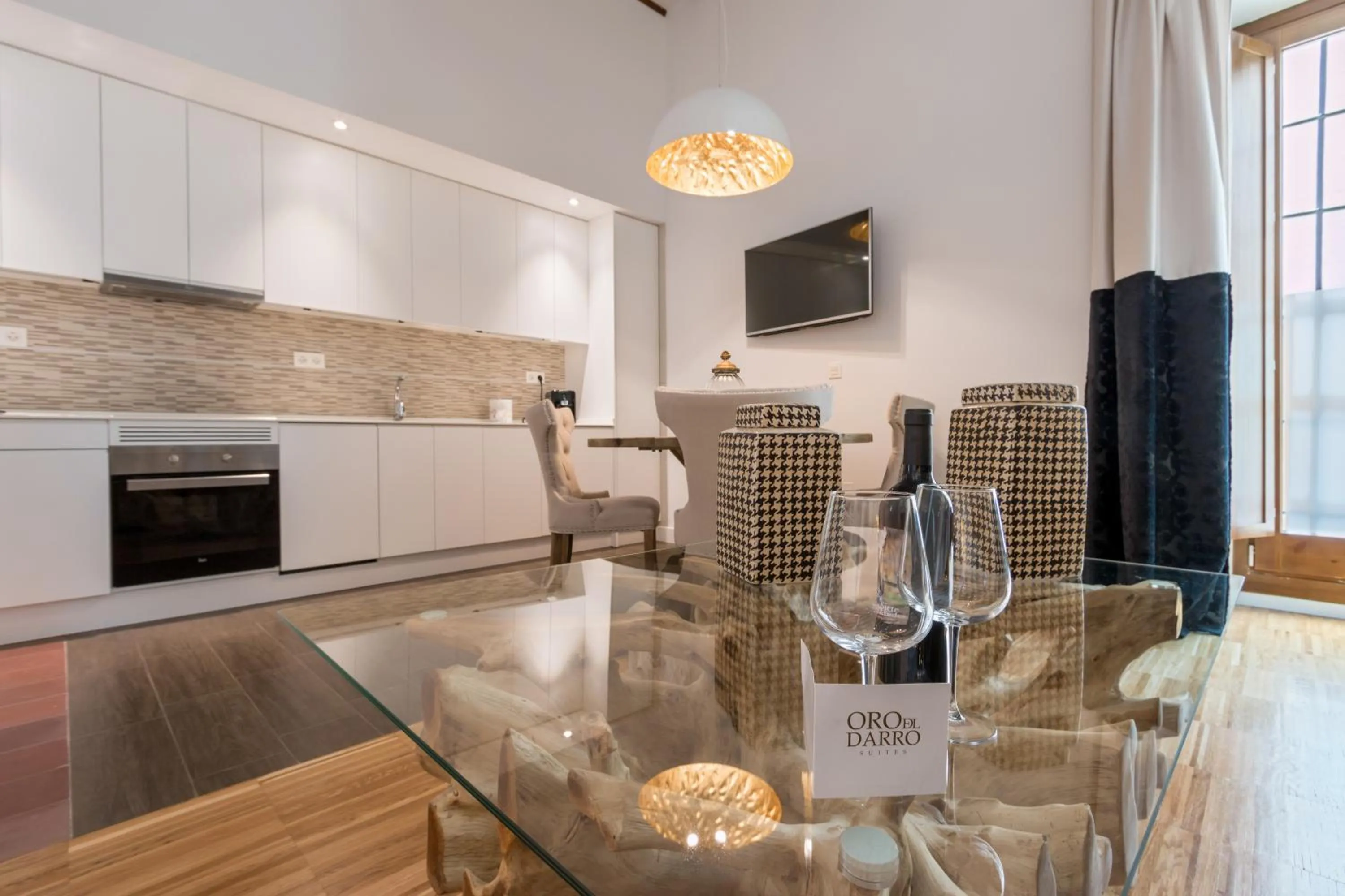 Dining area in BiBo Suites Oro del Darro