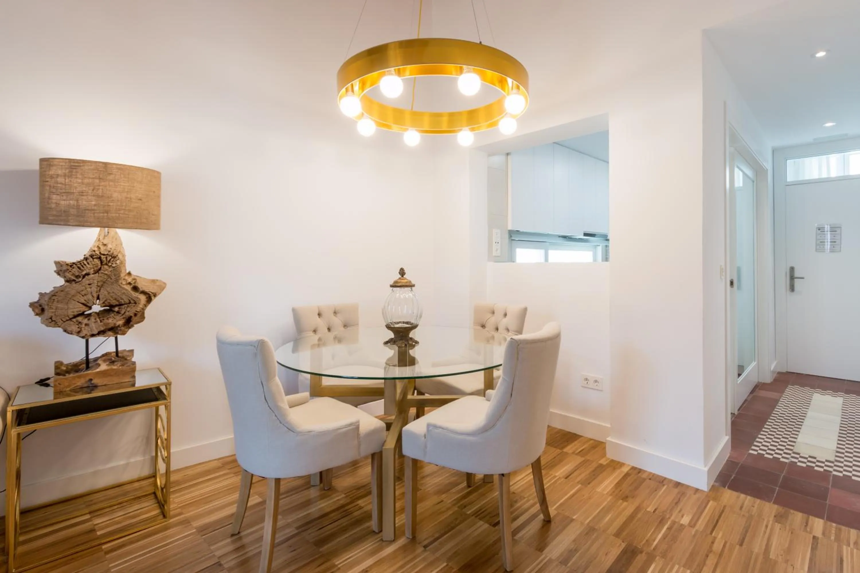 Dining area in BiBo Suites Oro del Darro