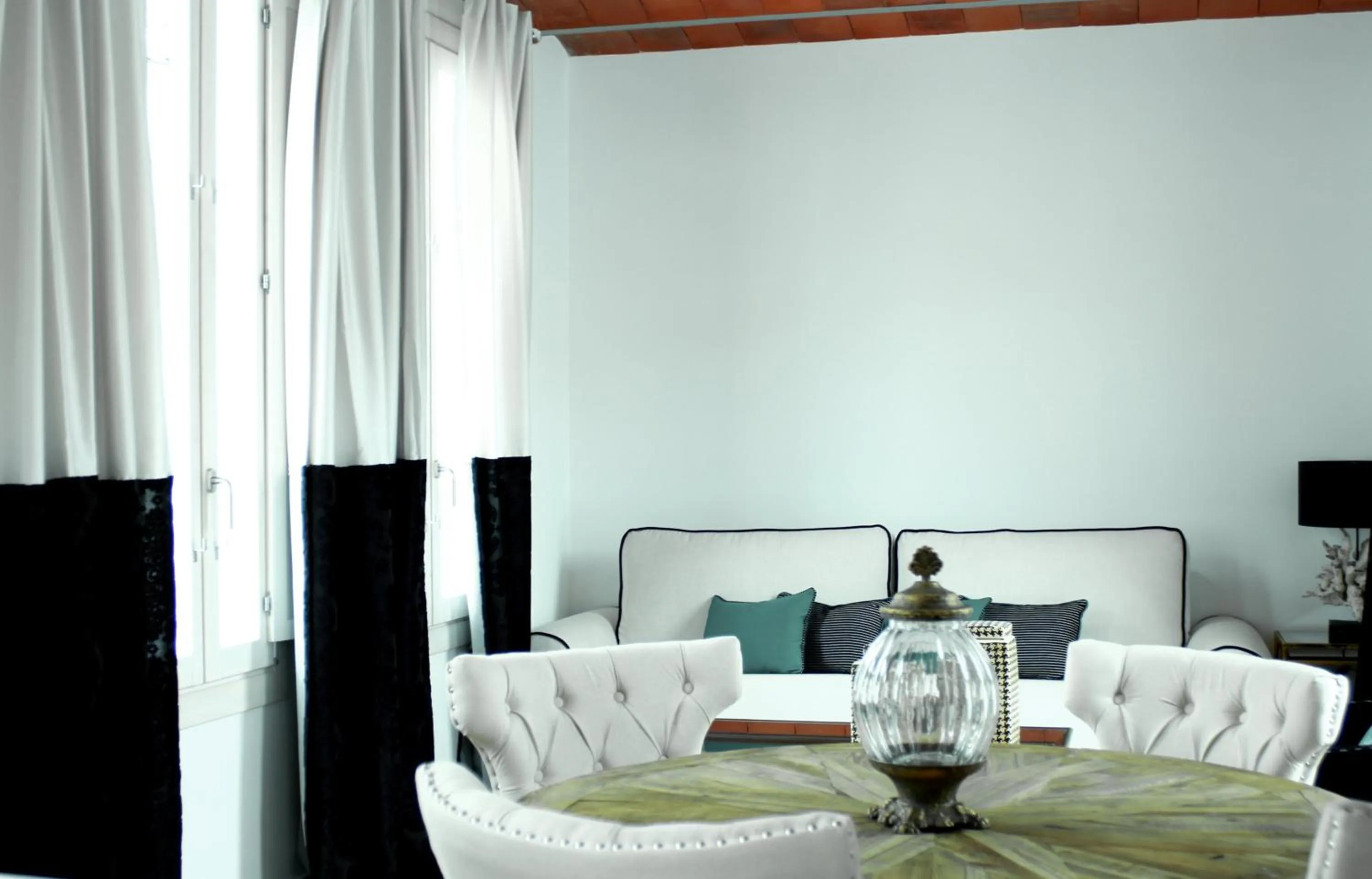 Photo of the whole room in BiBo Suites Oro del Darro