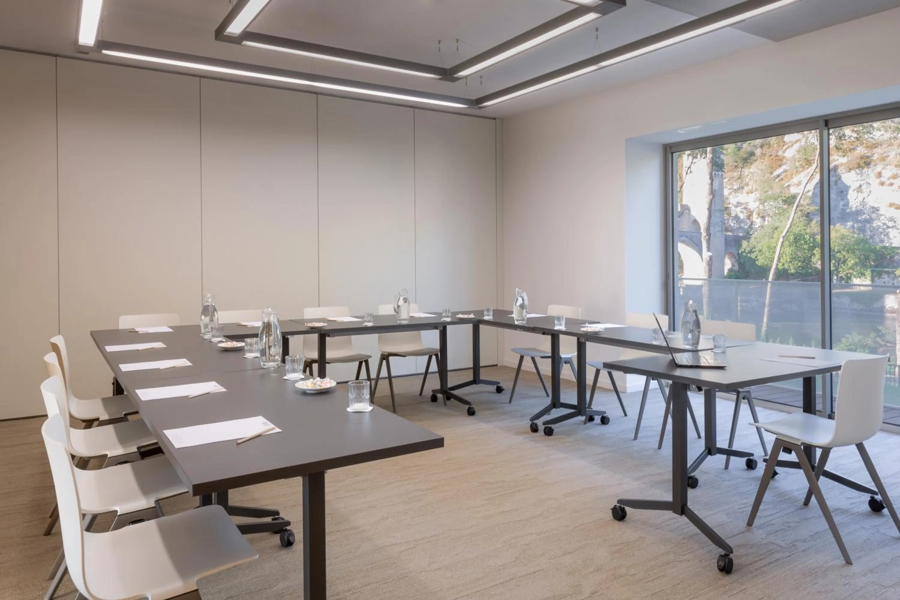 Day in Best Western Plus Hotel Divona Cahors