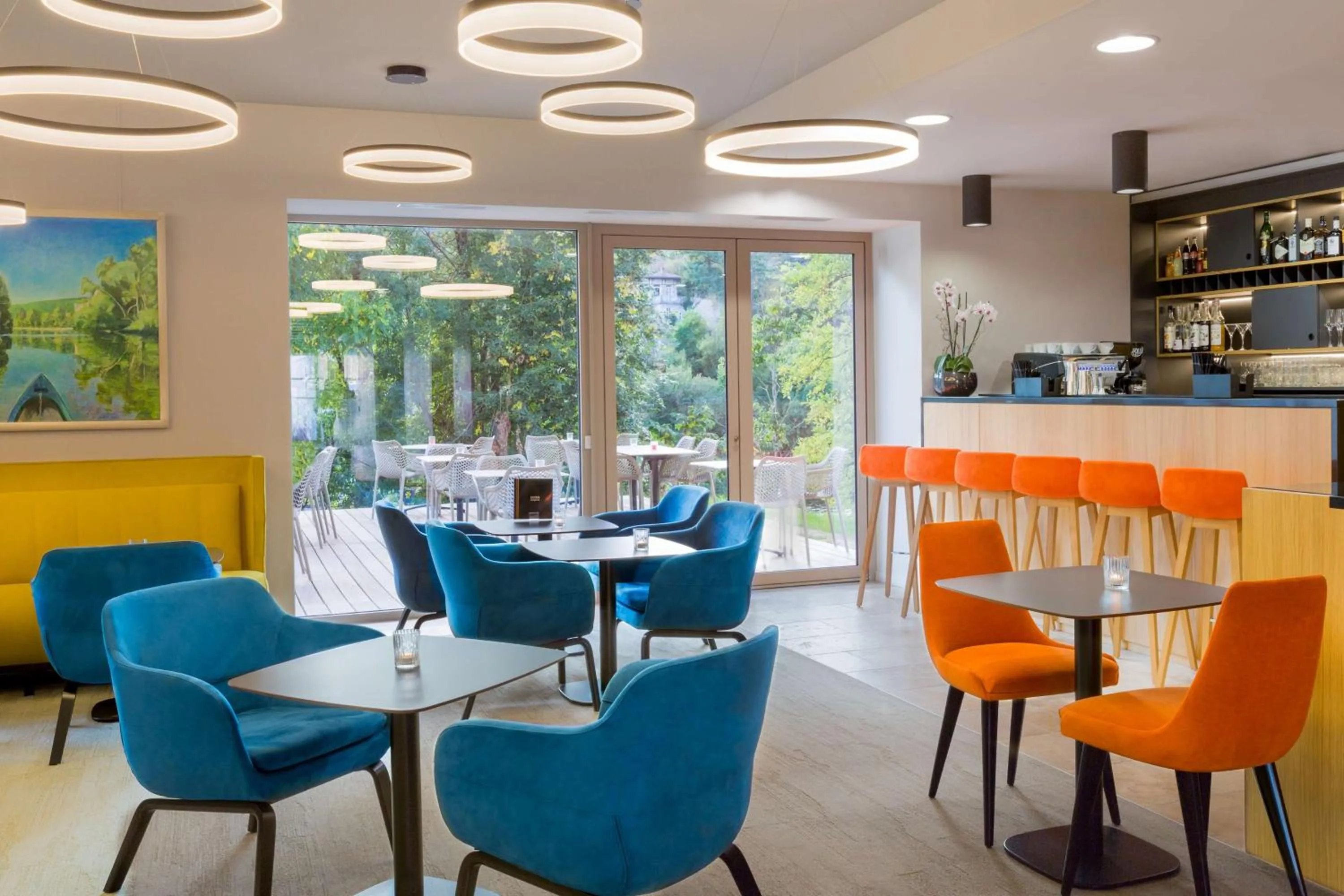 Lounge or bar in Best Western Plus Hotel Divona Cahors