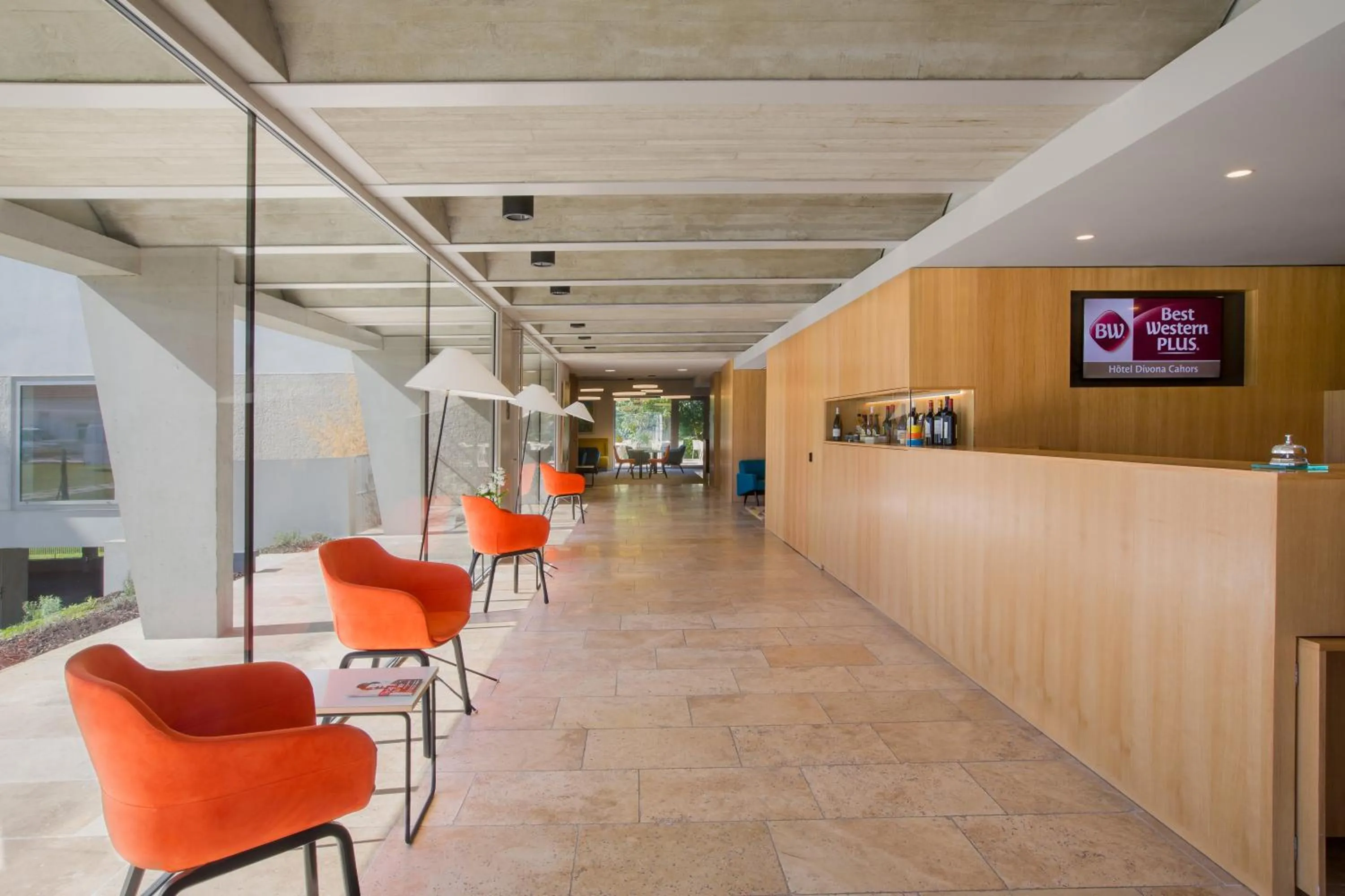 Lobby or reception in Best Western Plus Hotel Divona Cahors