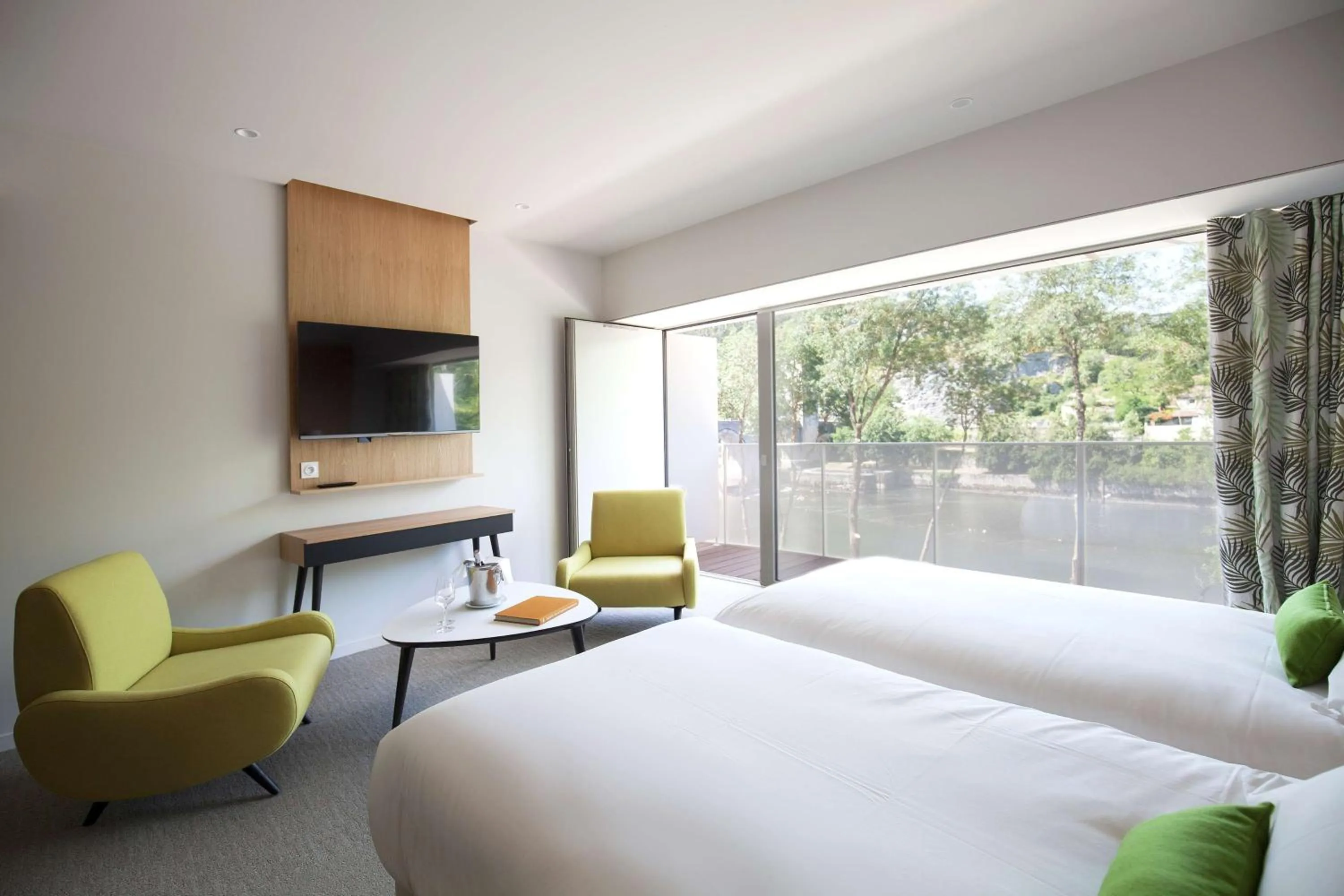 Photo of the whole room, Bed in Best Western Plus Hotel Divona Cahors