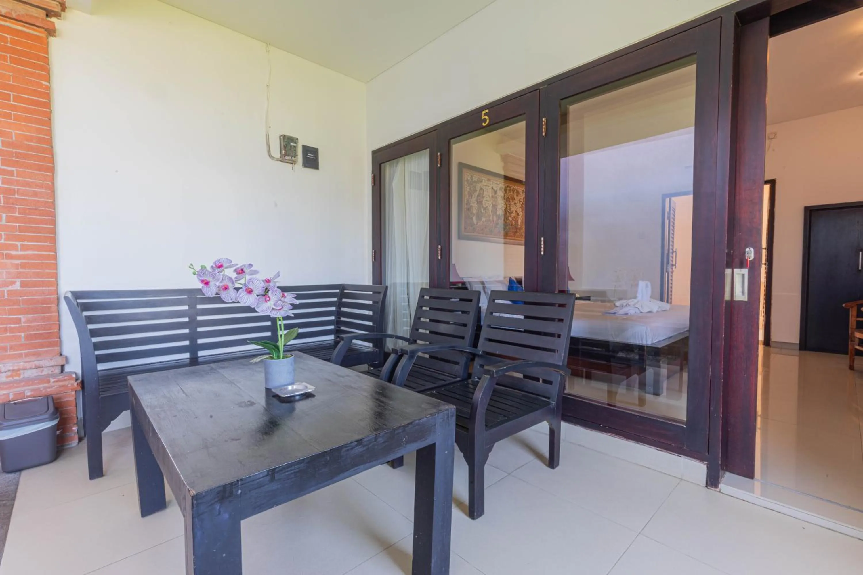 Property building in Kampung Canggu