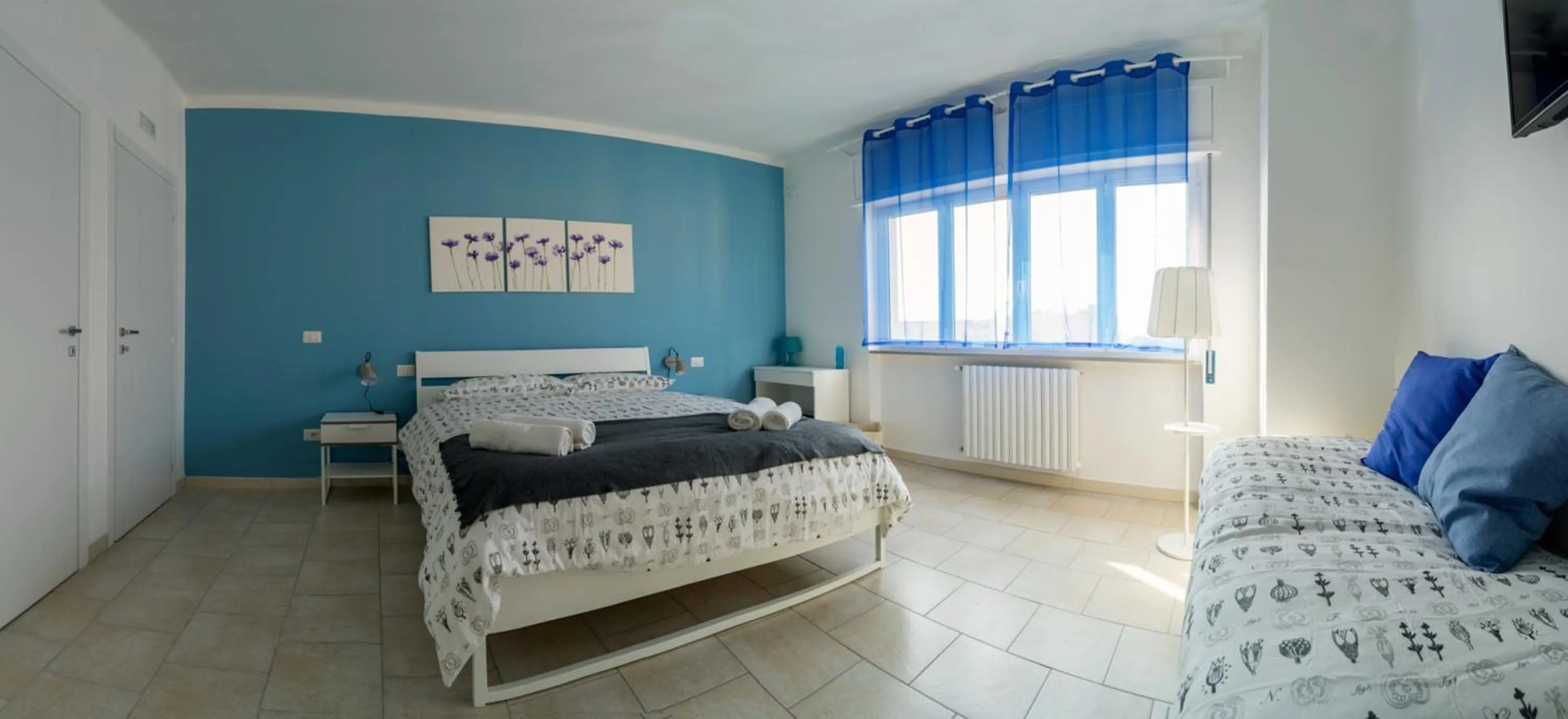 Photo of the whole room, Bed in My Room in Trani
