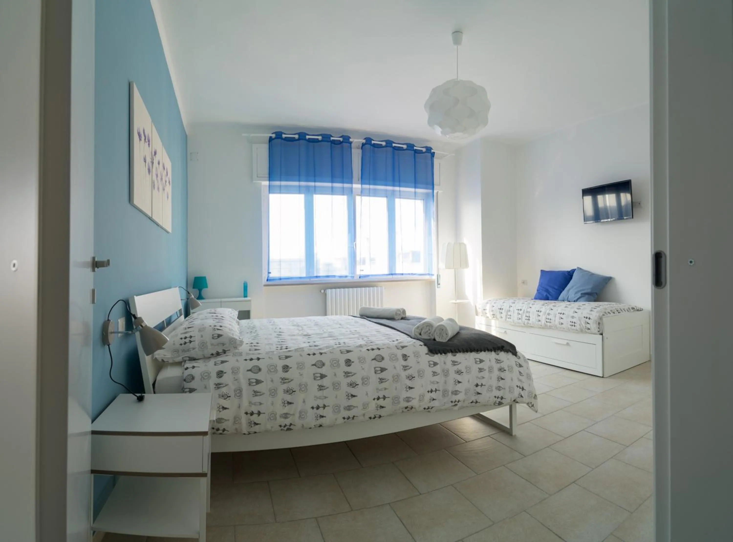 Photo of the whole room, Bed in My Room in Trani