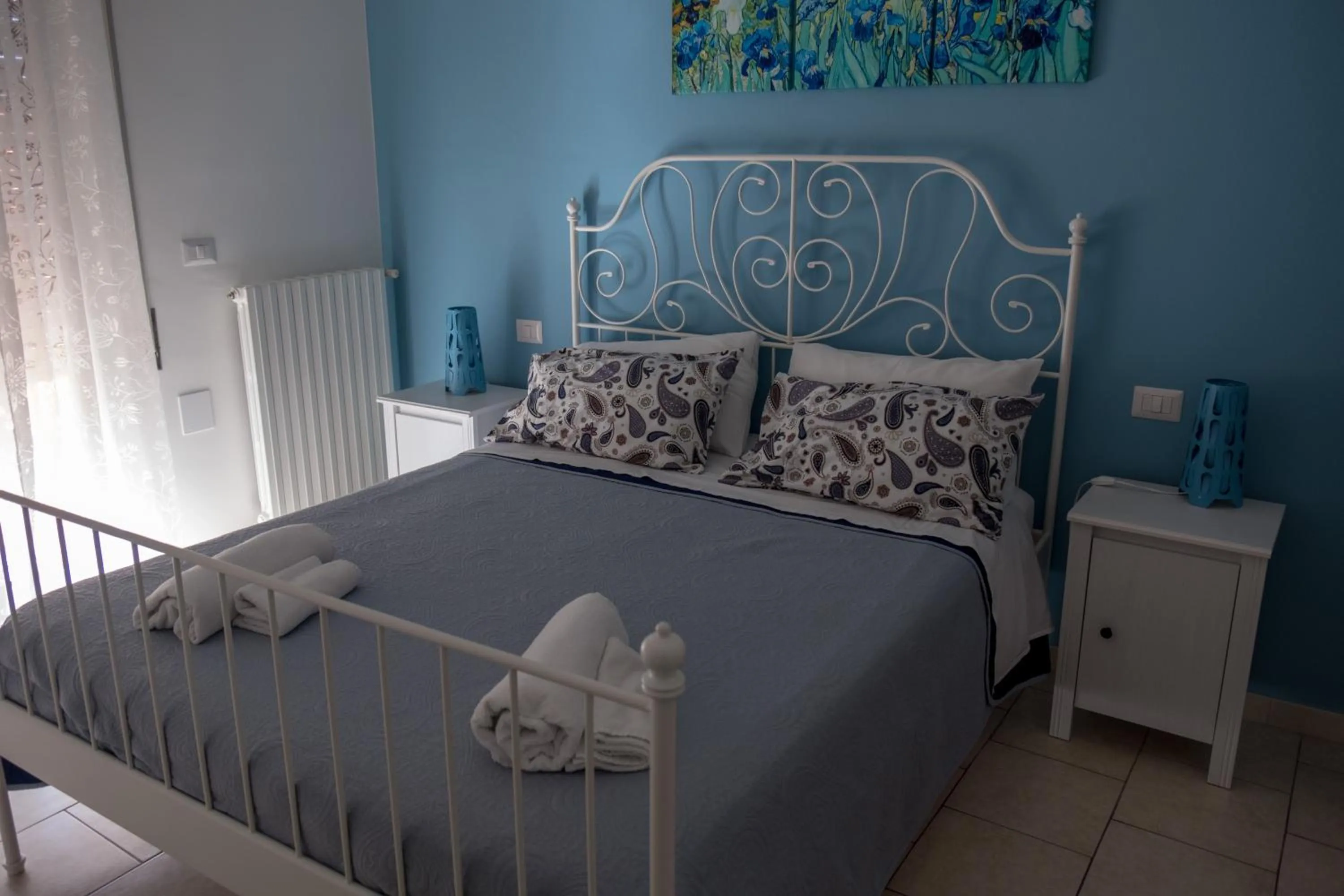 Photo of the whole room, Bed in My Room in Trani