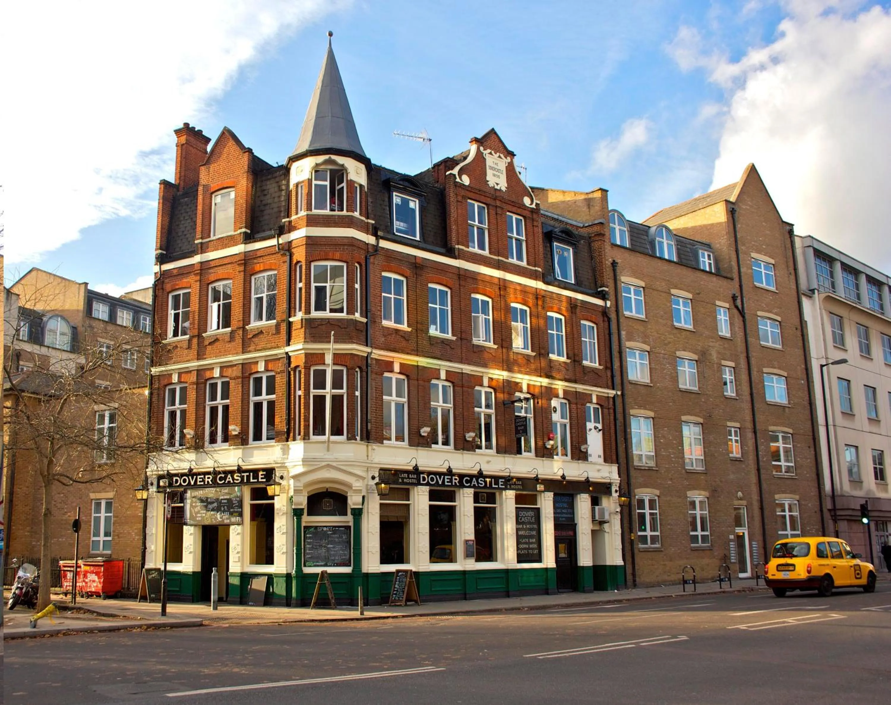 Facade/entrance in Dover Castle Hostel