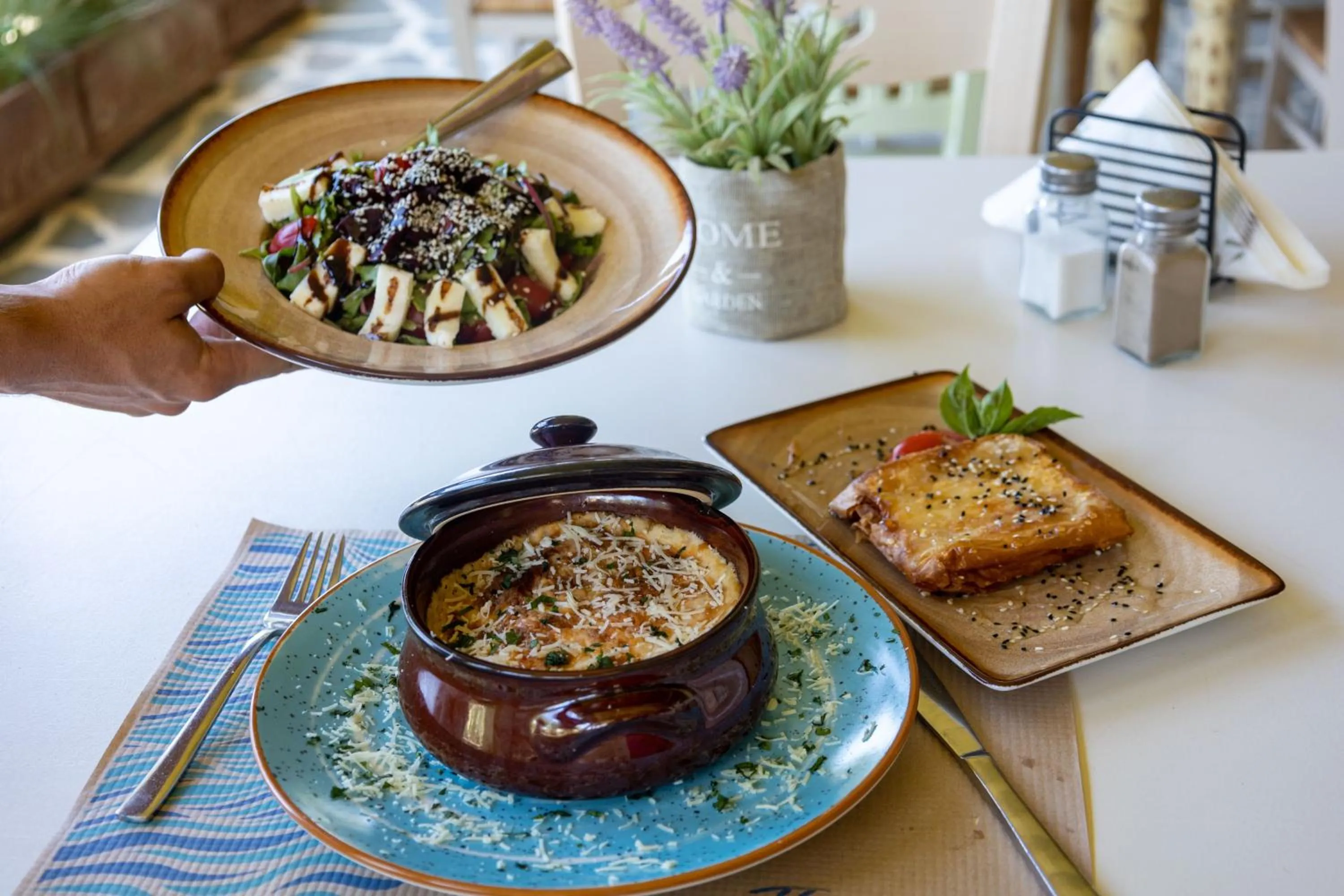 Restaurant/places to eat in Venus Beach Hotel