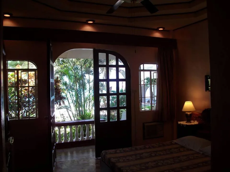 Photo of the whole room, Bed in Blue Crystal Beach Resort