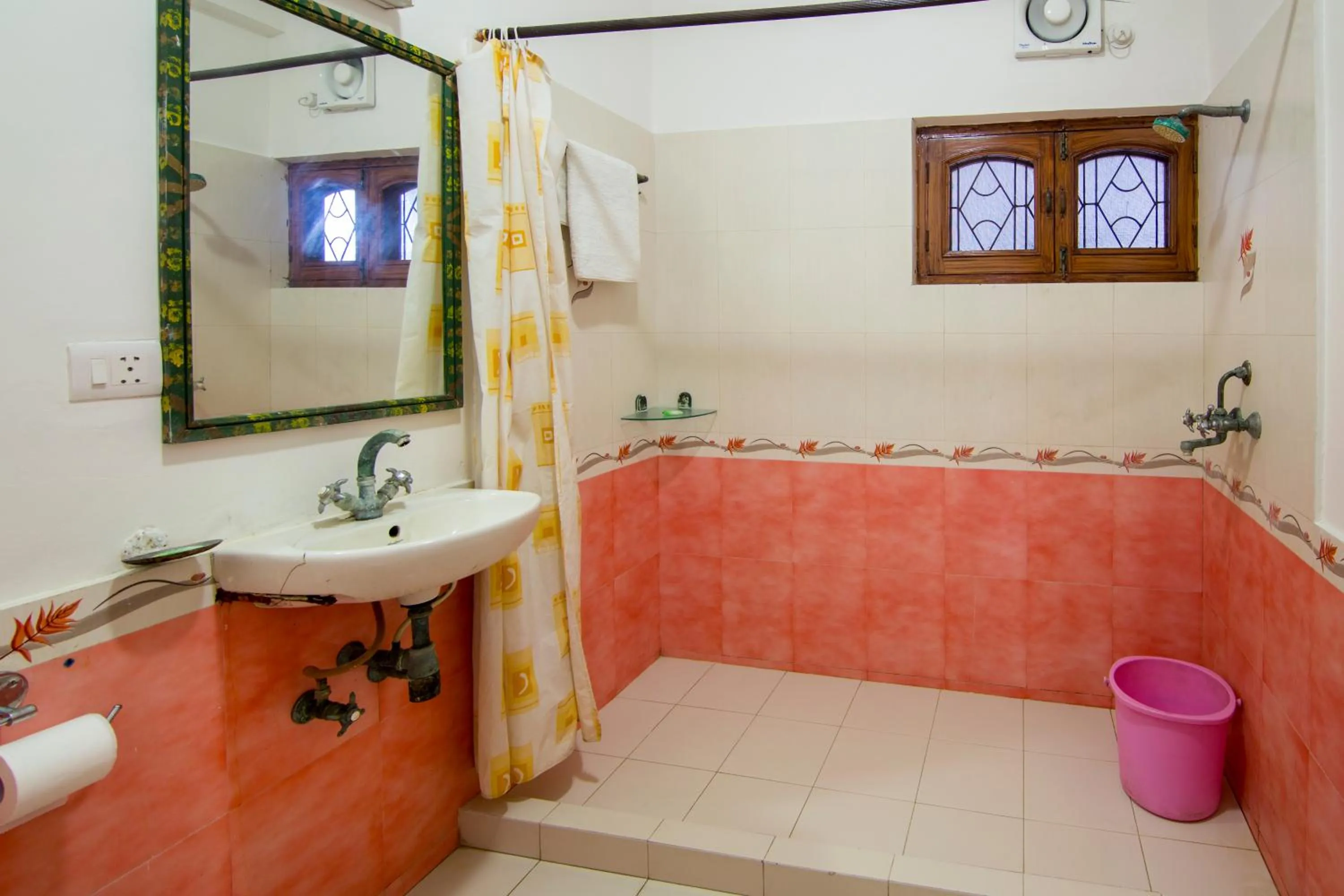 Bathroom in Hotel Bhakti Dhama