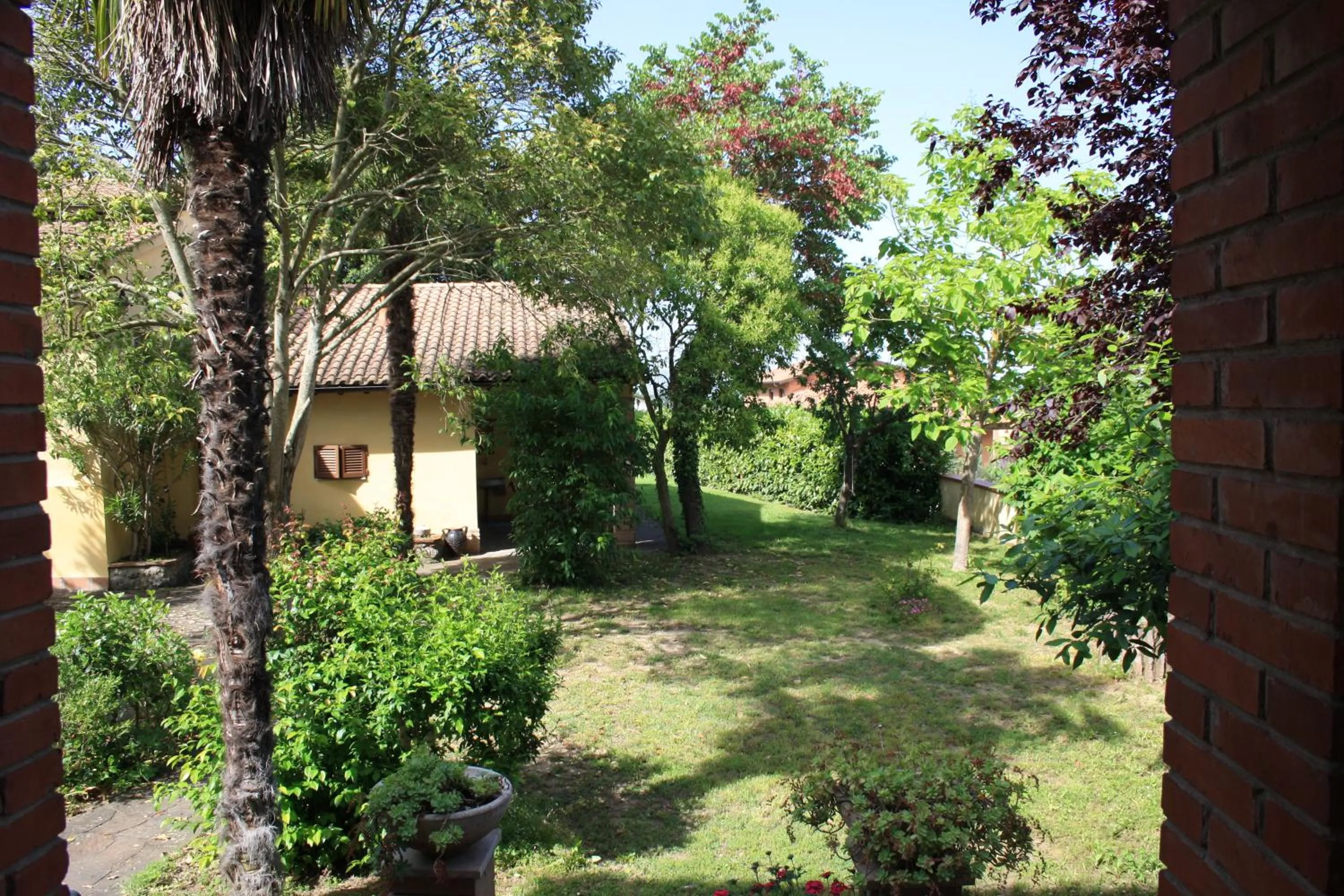 Garden view in Un Petit Paradis