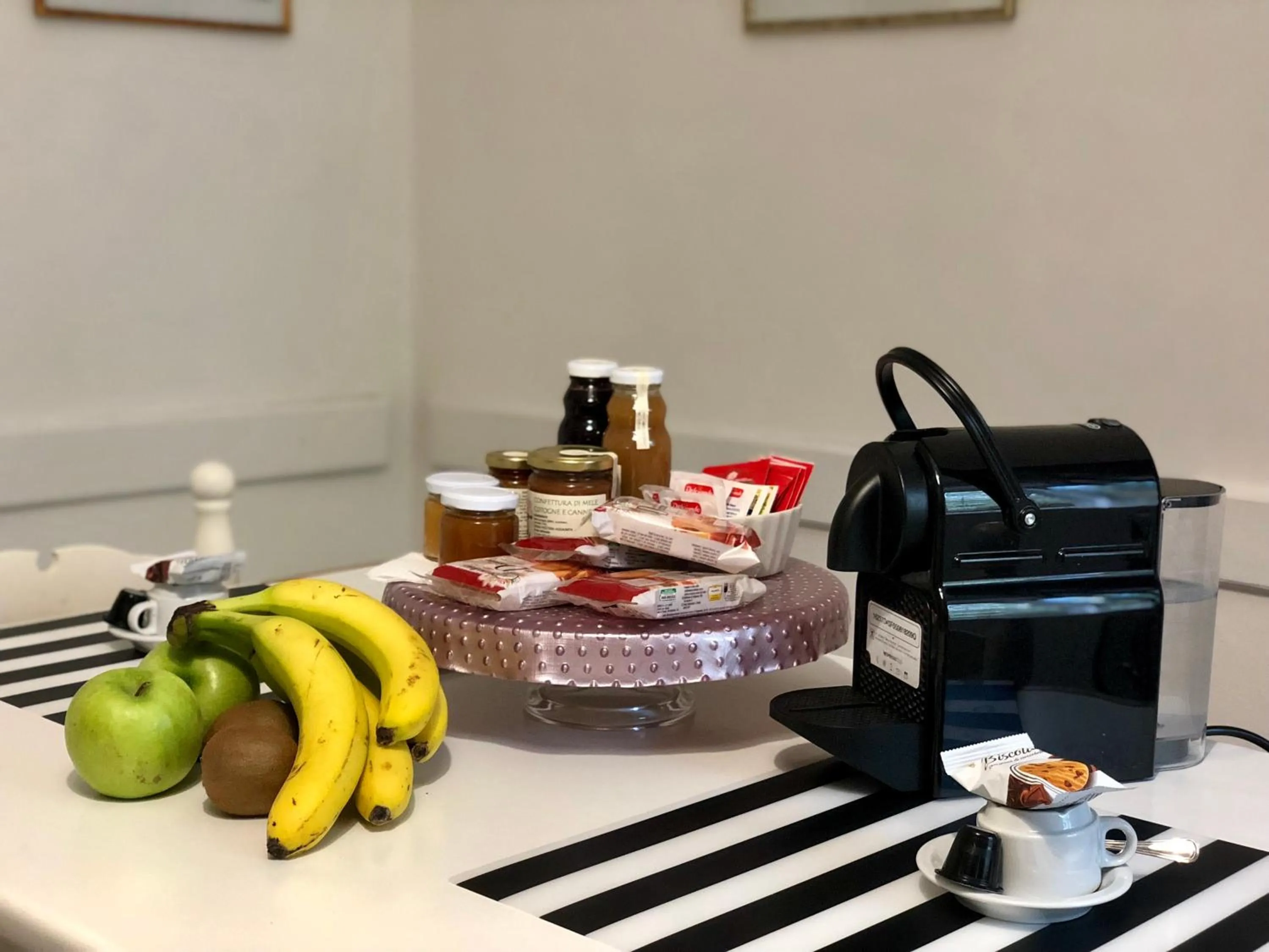 Breakfast in Un Petit Paradis