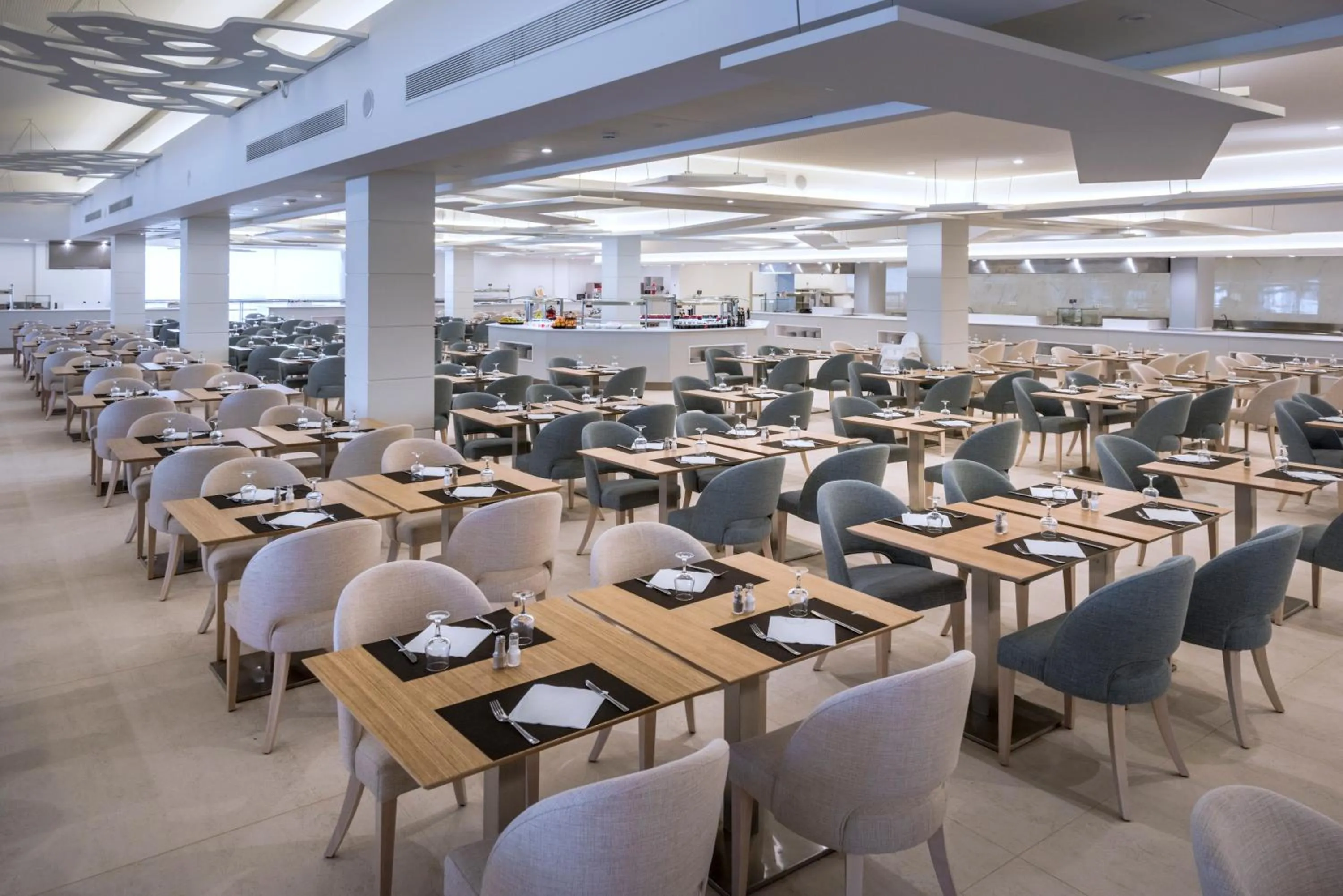 Dining area in Mediterraneo Bay Hotel & Resort