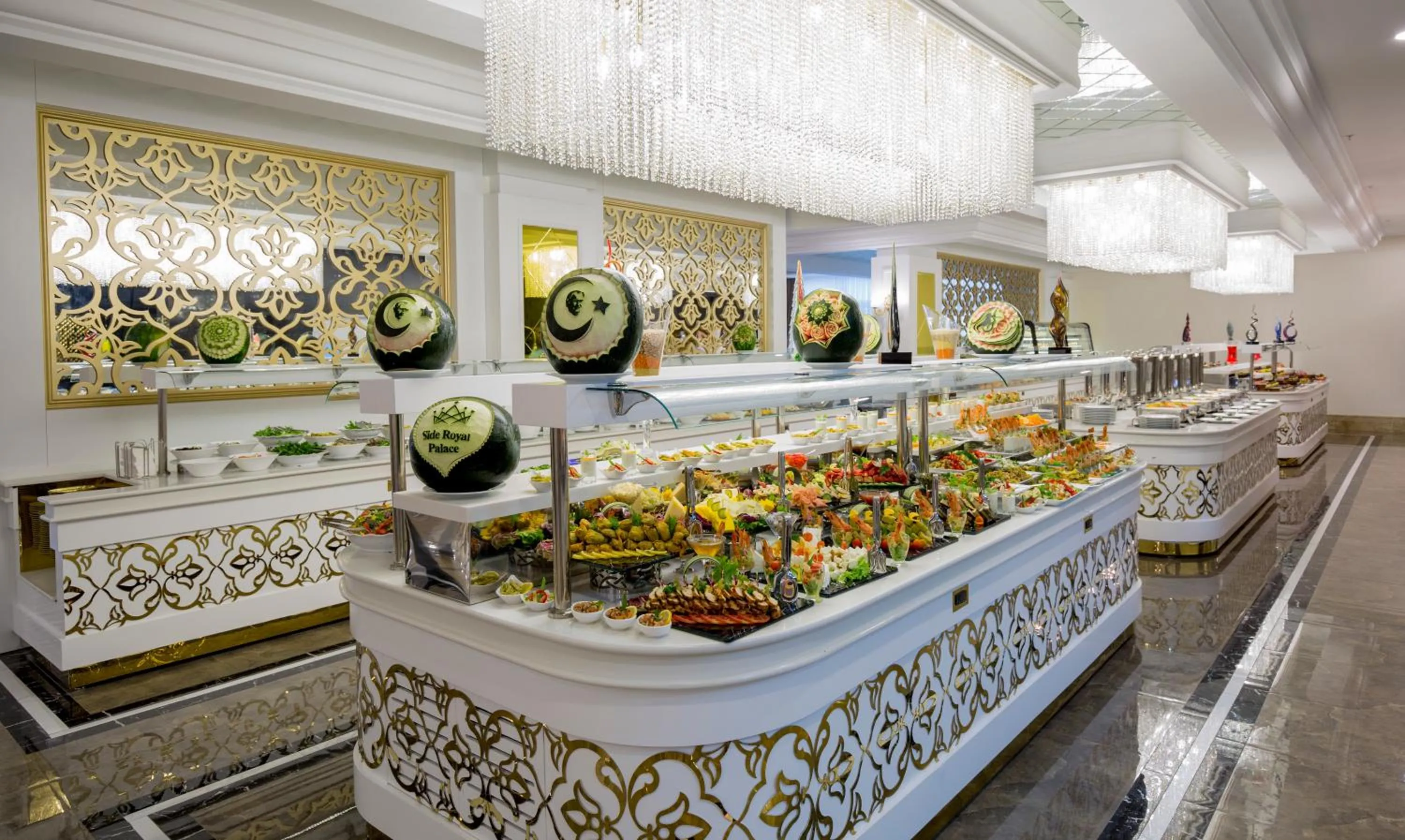 Food in Side Royal Palace