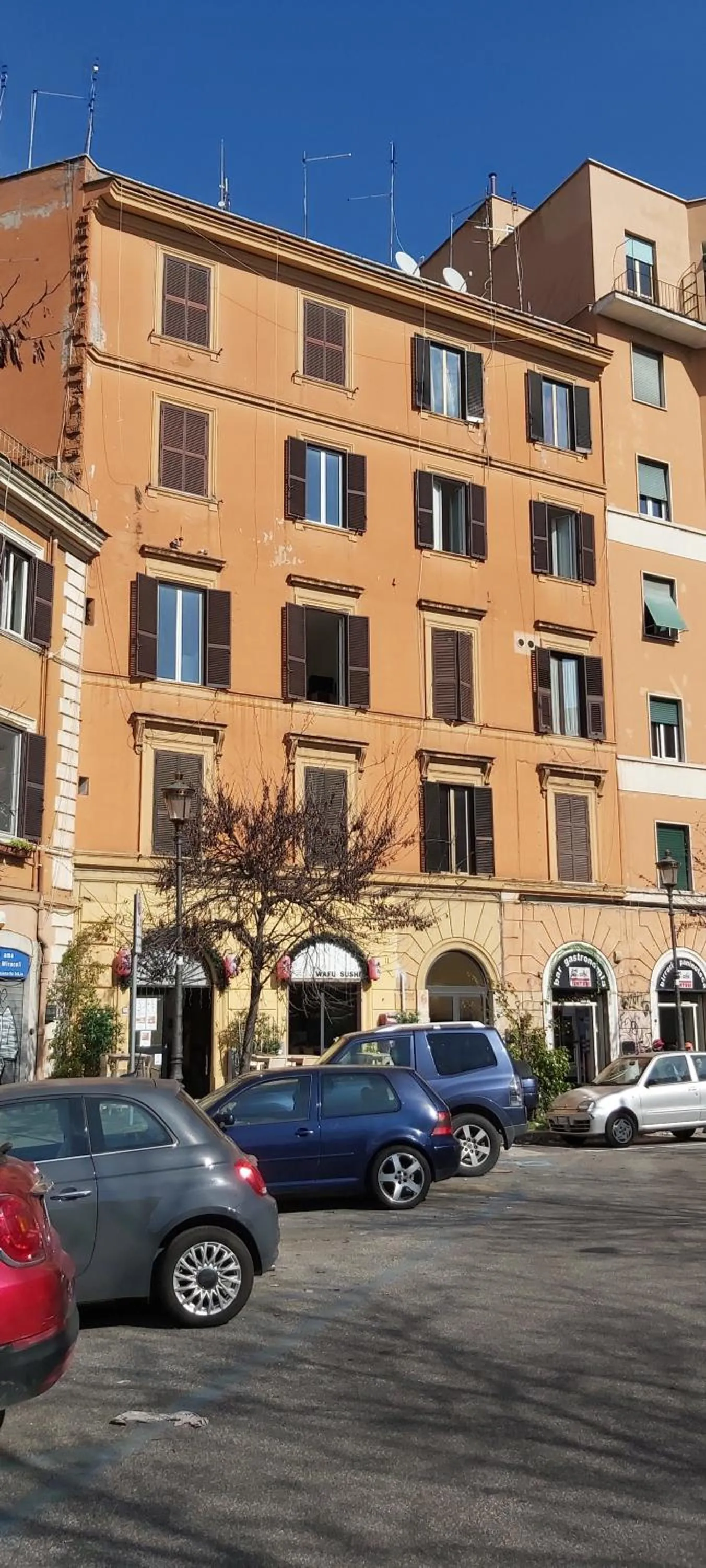 Property building in Retro Rooms Termini