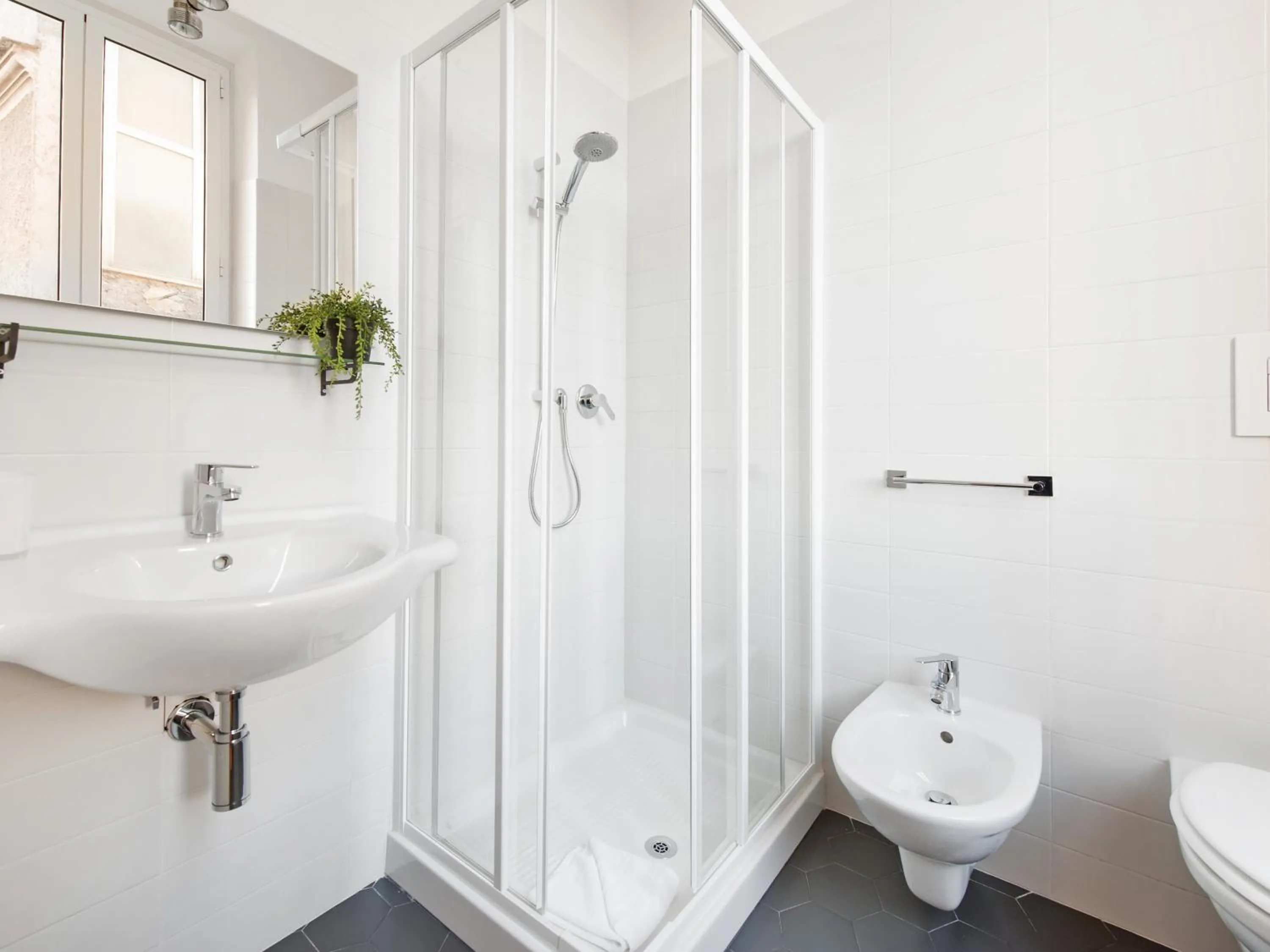 Bathroom in Retro Rooms Termini