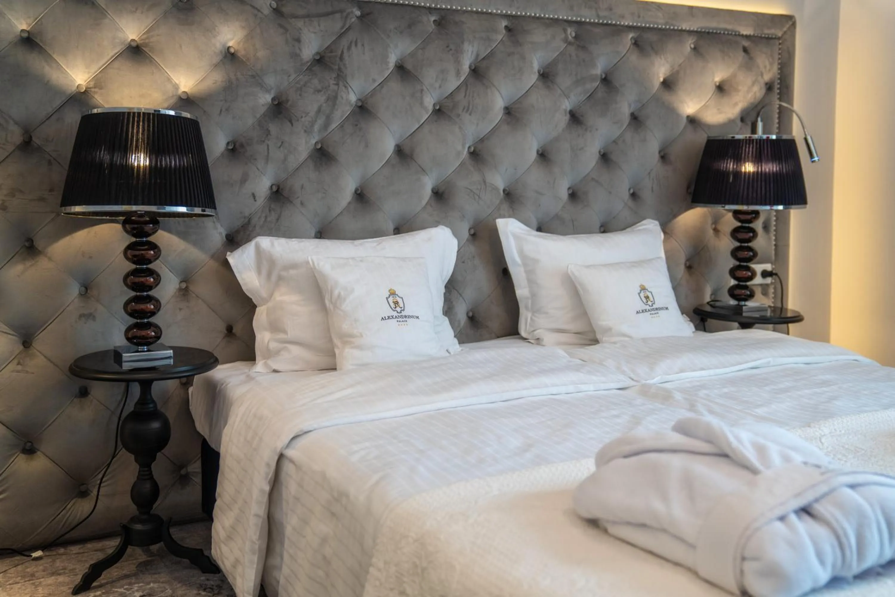 Bed in Hotel Pałac Alexandrinum