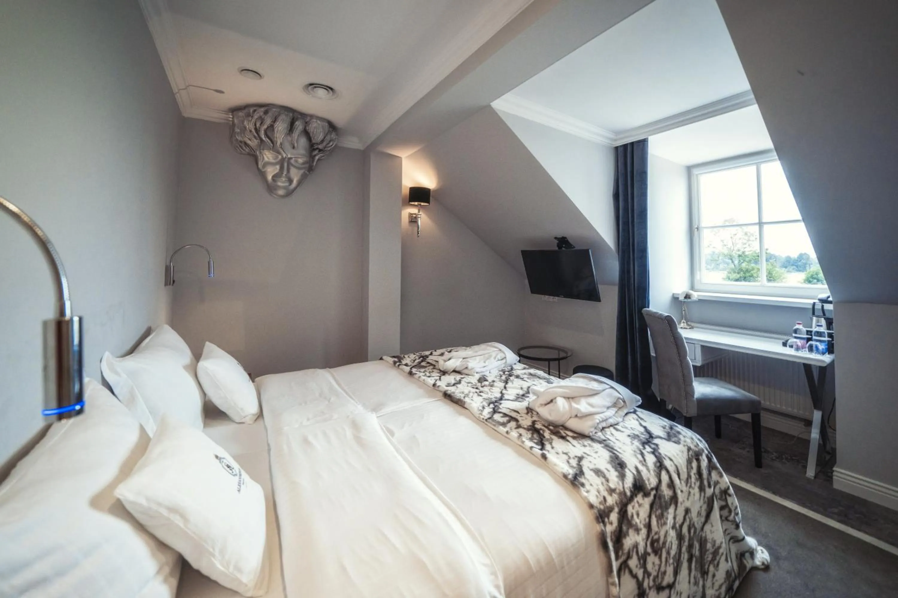 Bedroom, Bed in Hotel Pałac Alexandrinum