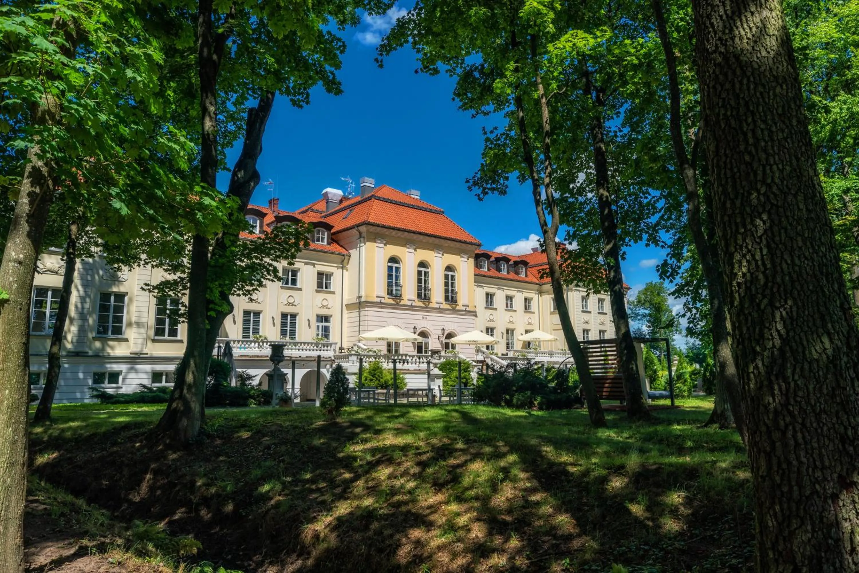 Property building in Hotel Pałac Alexandrinum