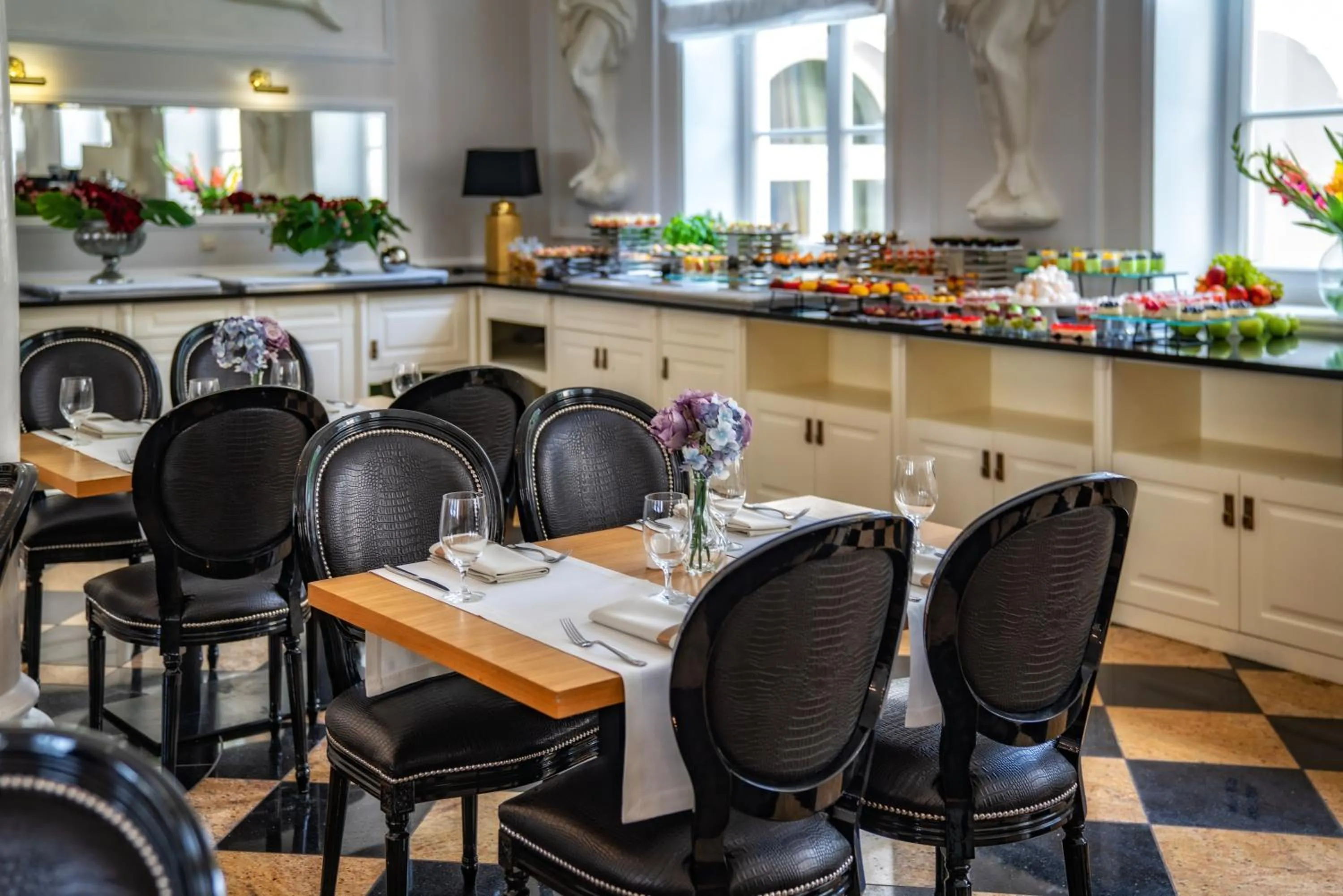 Restaurant/places to eat in Hotel Pałac Alexandrinum