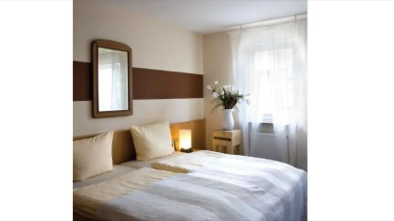 Property building, Bed in Hotel Krone