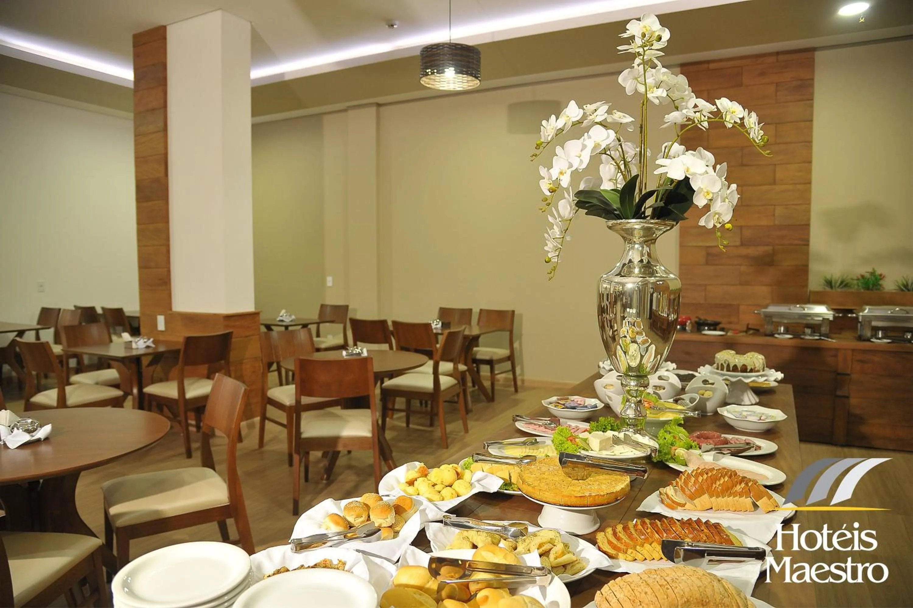 Breakfast in Hotel Maestro Premium Cascavel