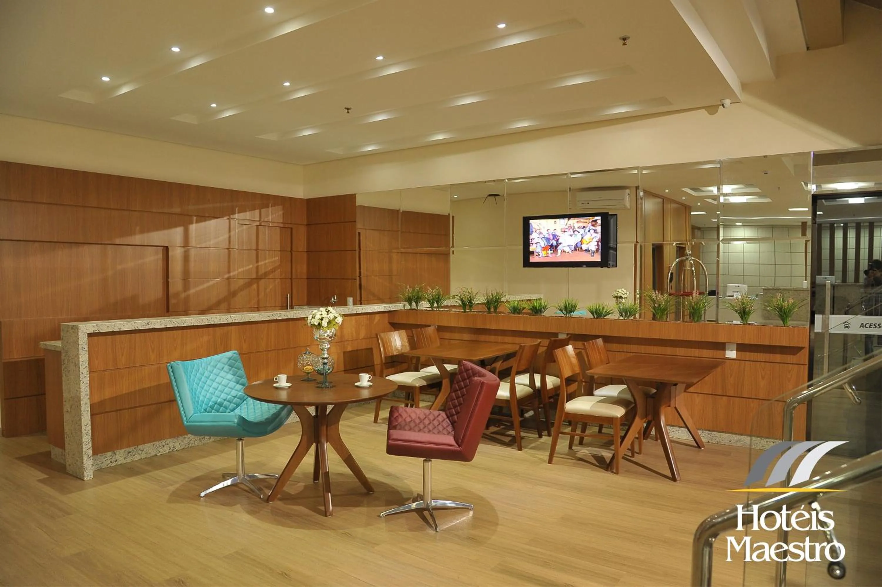 Lounge or bar in Hotel Maestro Premium Cascavel